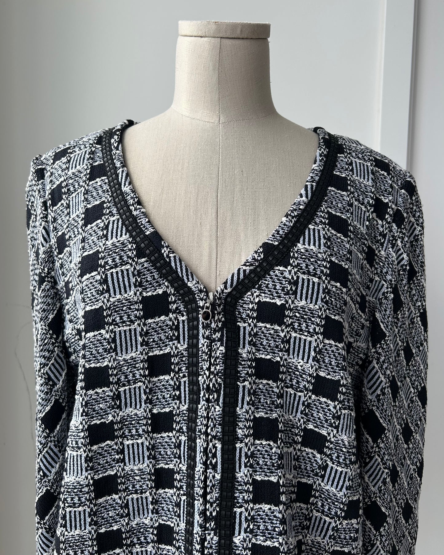 St. John Collection V-Neck Tweed Jacket - Large