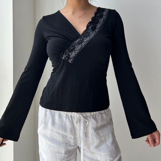 Made in Canada Dynamite Black V-Neck Bell Sleeve Top - Small