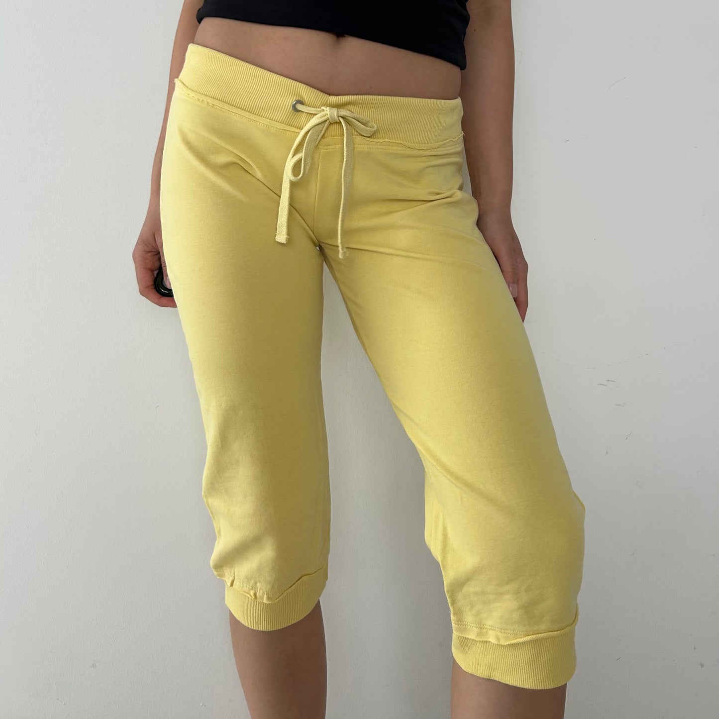 Early 2000s Zara Yellow Jersey Capri Sweatpants - Medium