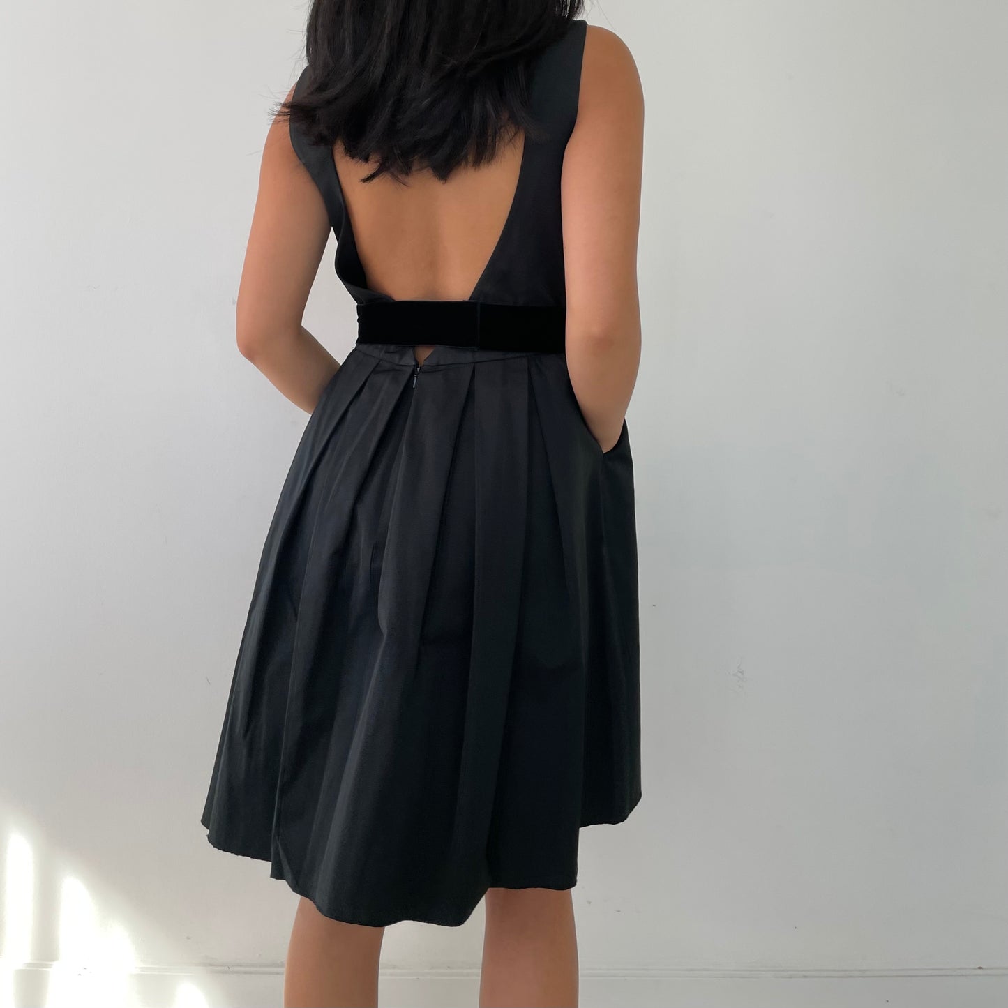 Max Mara Black Sleeveless Dress with Seams - US 6