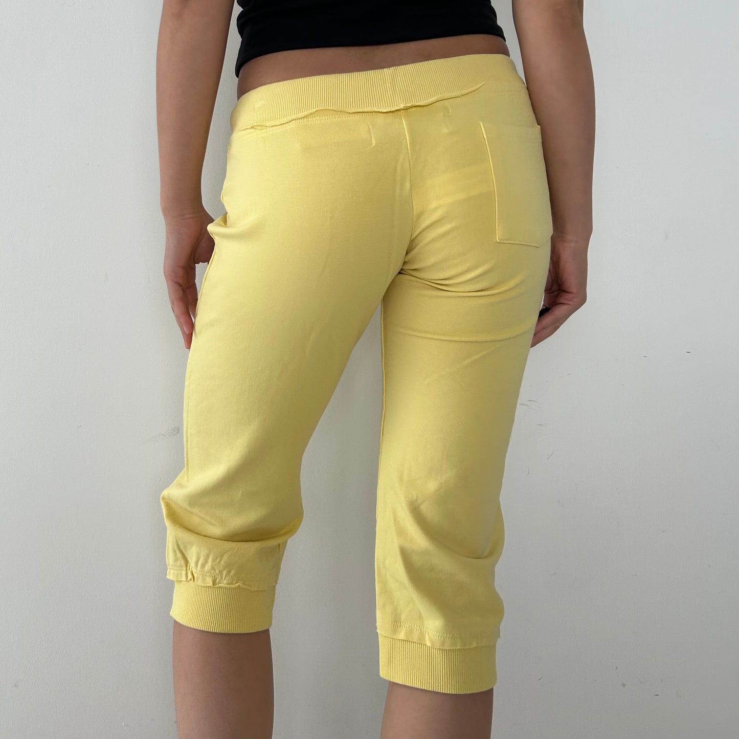 Early 2000s Zara Yellow Jersey Capri Sweatpants - Medium