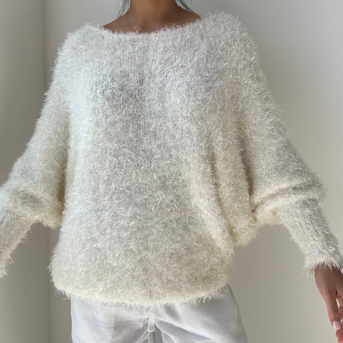 Duras Japan Cream Fuzzy Knit Jumper - Medium