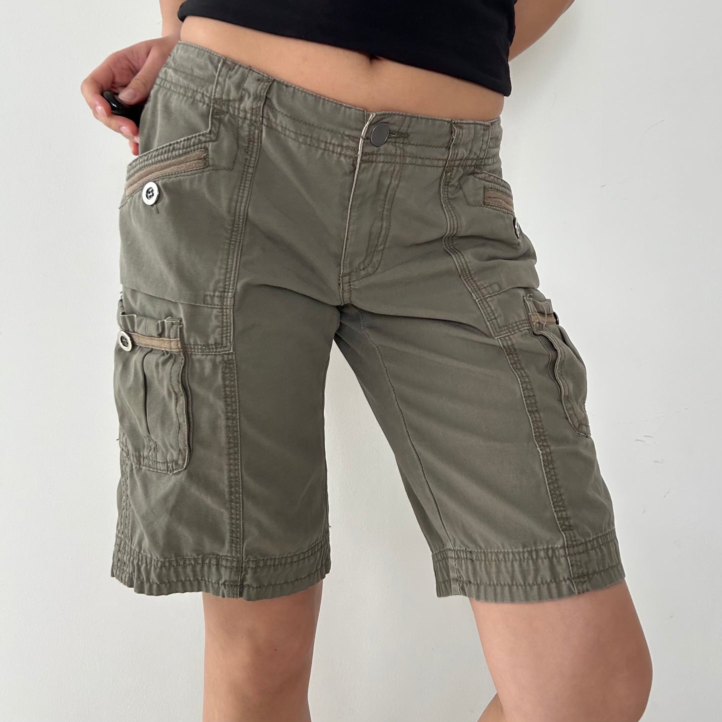 Roxy Khaki Green Cargo Shorts - W32