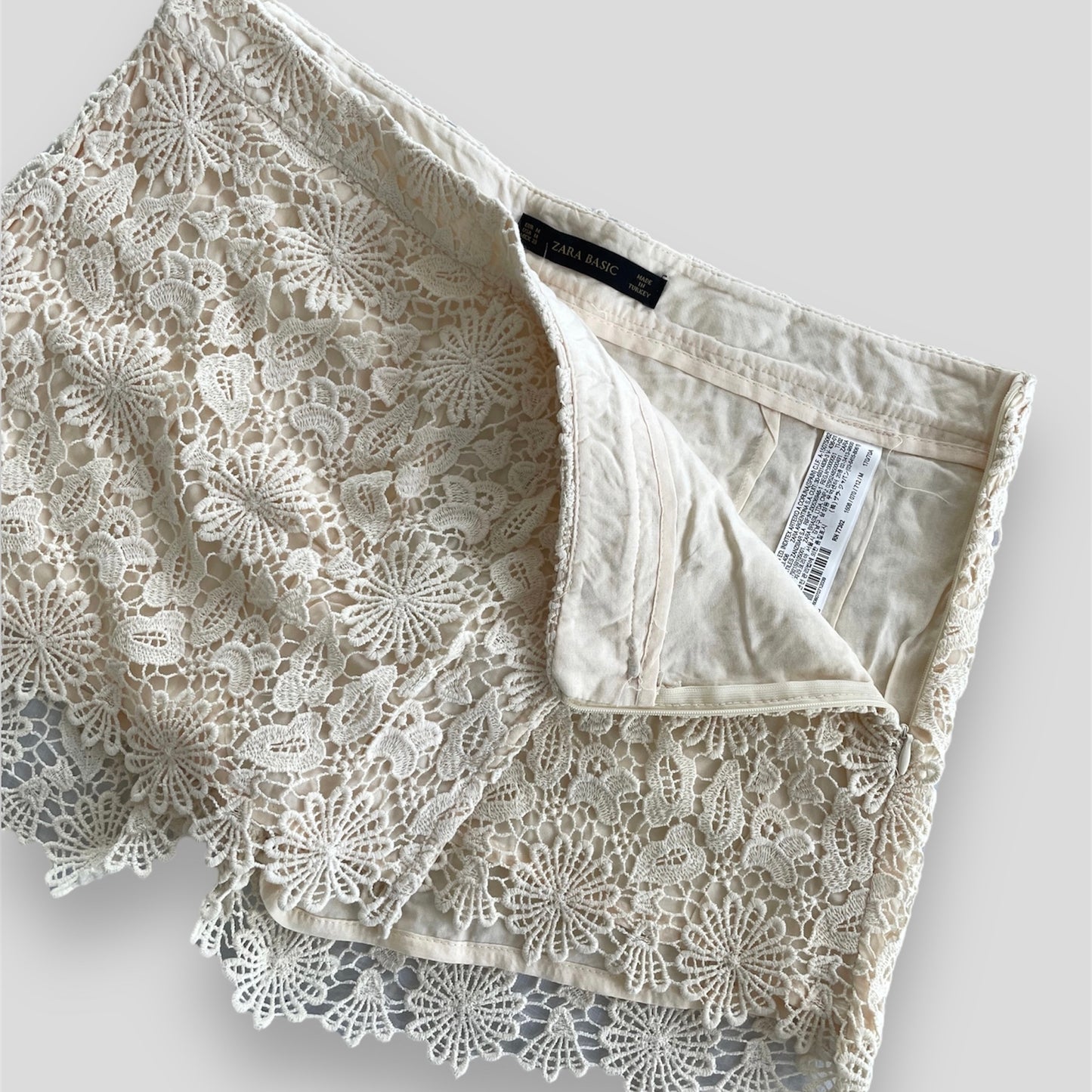 BNWT Old Label Zara Cream Lace Wrap Skort - Medium