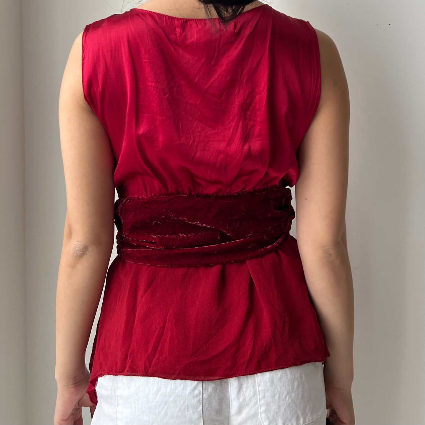 Studio M Red Sleeveless V-Neck Silk Blouse with Velvet Bow - Medium