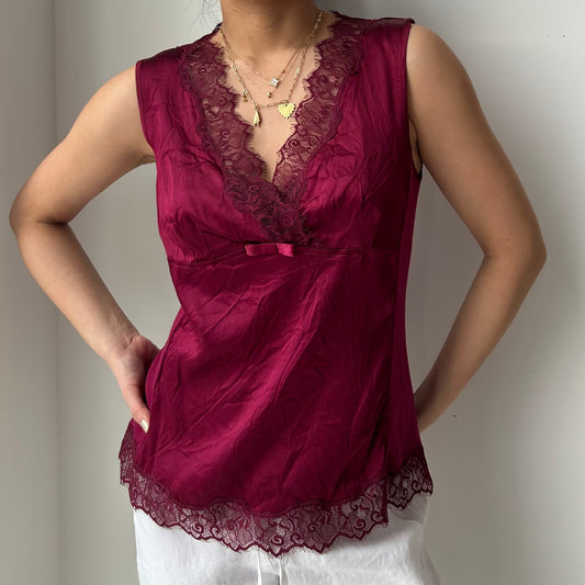 Jacob Plum Red Sleeveless Silk Blouse with Lace Trim - Medium