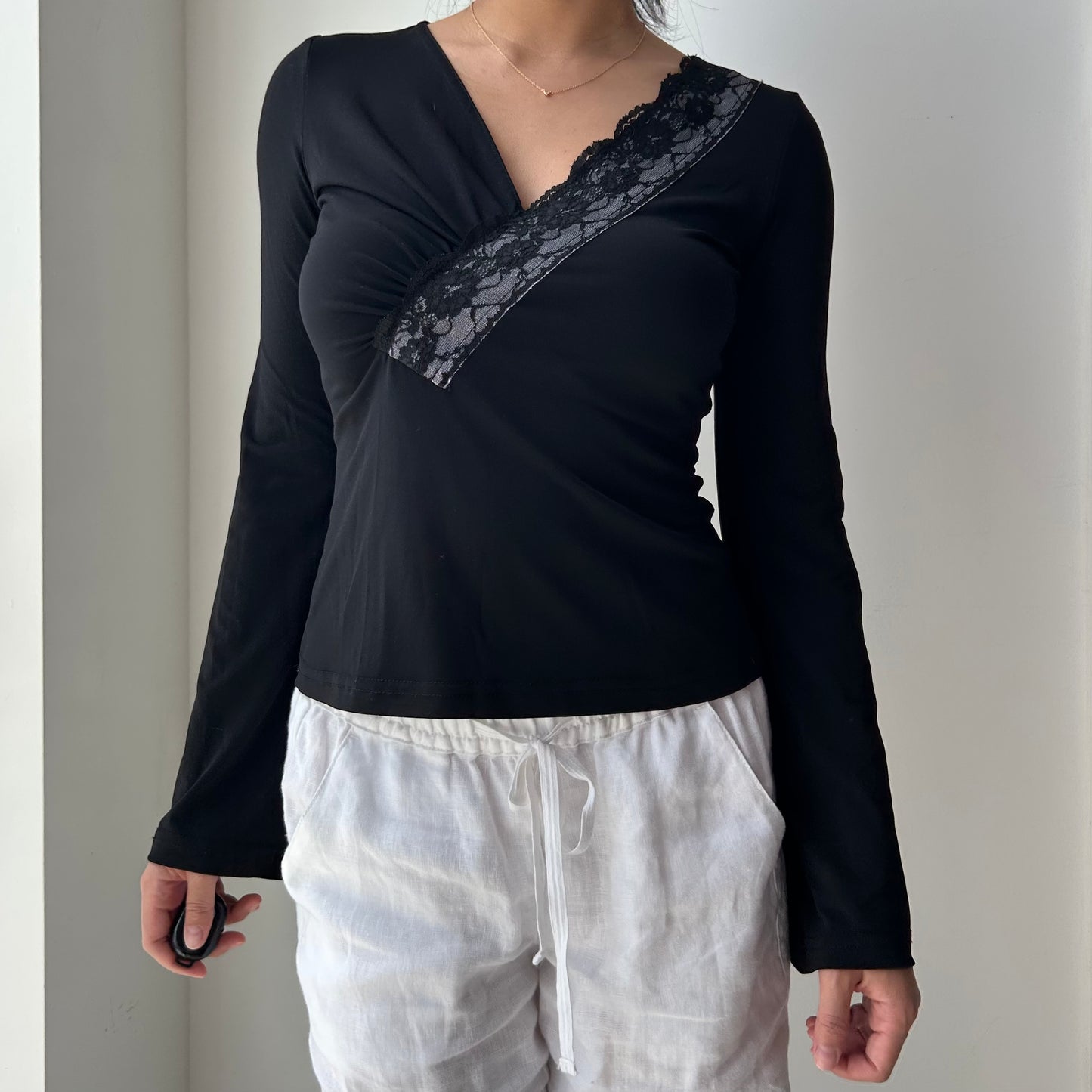 Made in Canada Dynamite Black V-Neck Bell Sleeve Top - Small