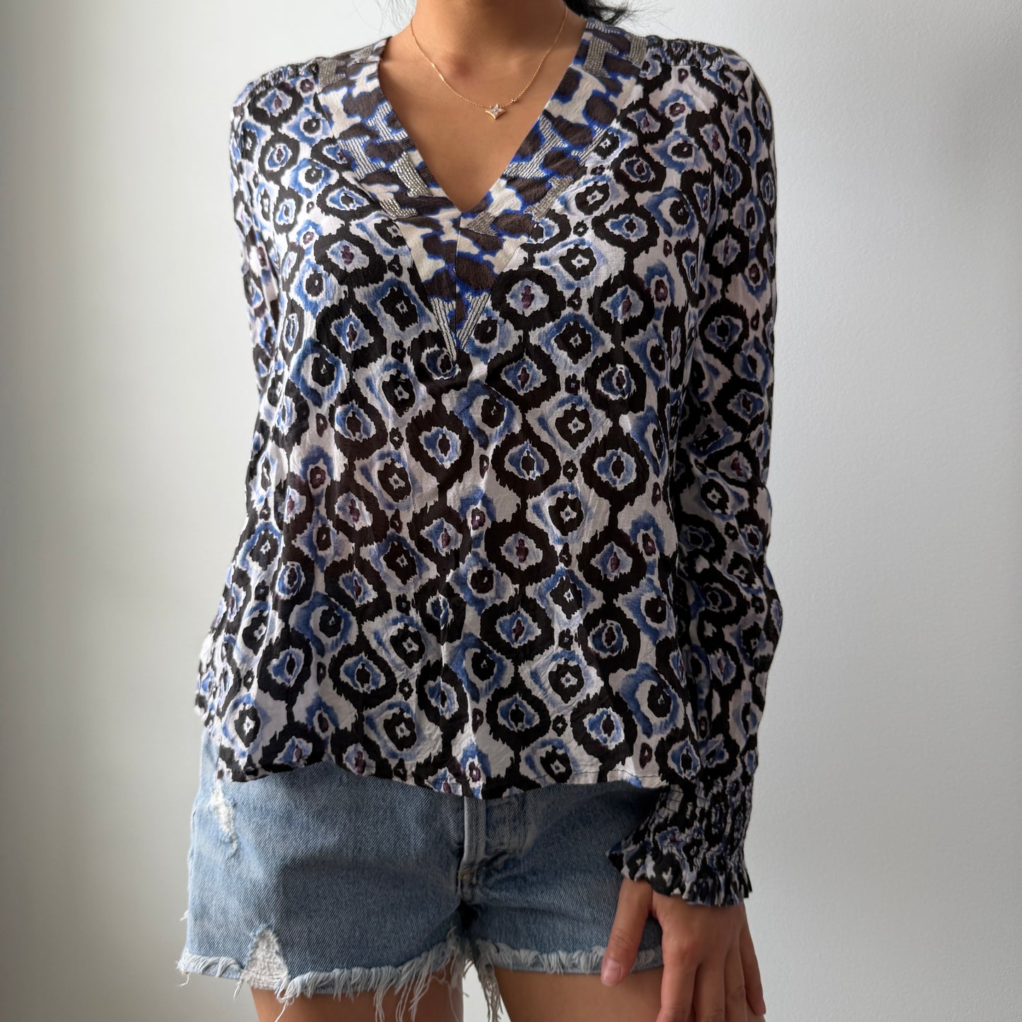 Lauren Vidal Paris Blue Patterned V-Neck Blouse - X-Small