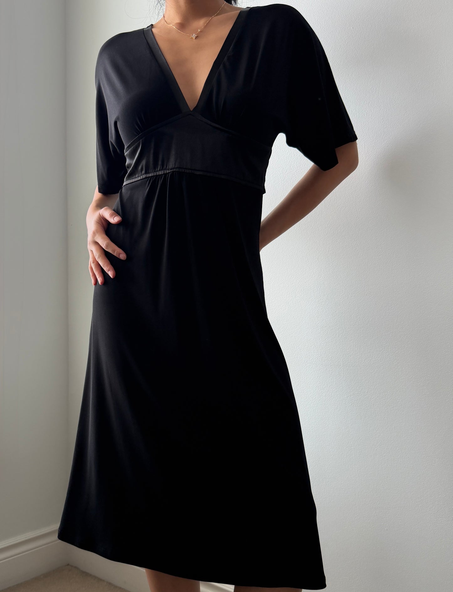 1990s Smart Set Black Short Sleeve Empire Waist Midi Dress - Small