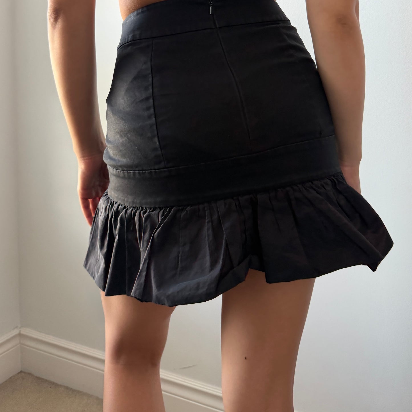 French Connection Black Iridescent Ruffle-Hem Mini Skirt - X-Small