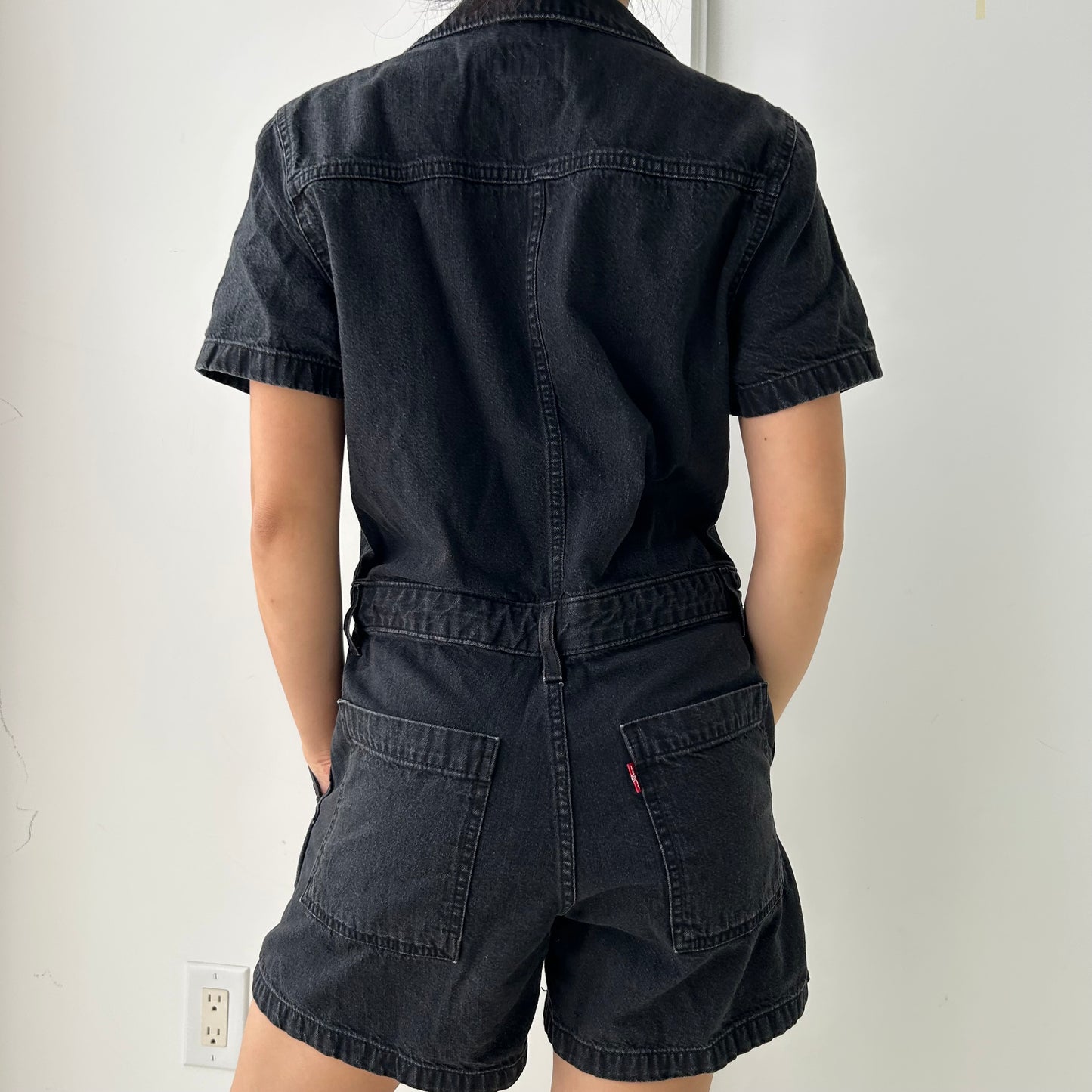 Levi’s Black Short Sleeve Romper - Medium