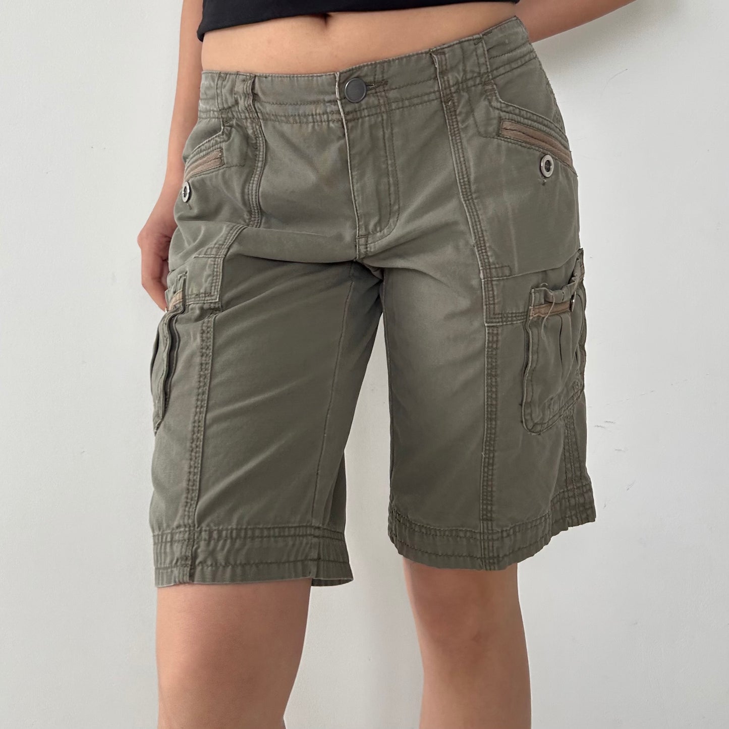 Roxy Khaki Green Cargo Shorts - W32