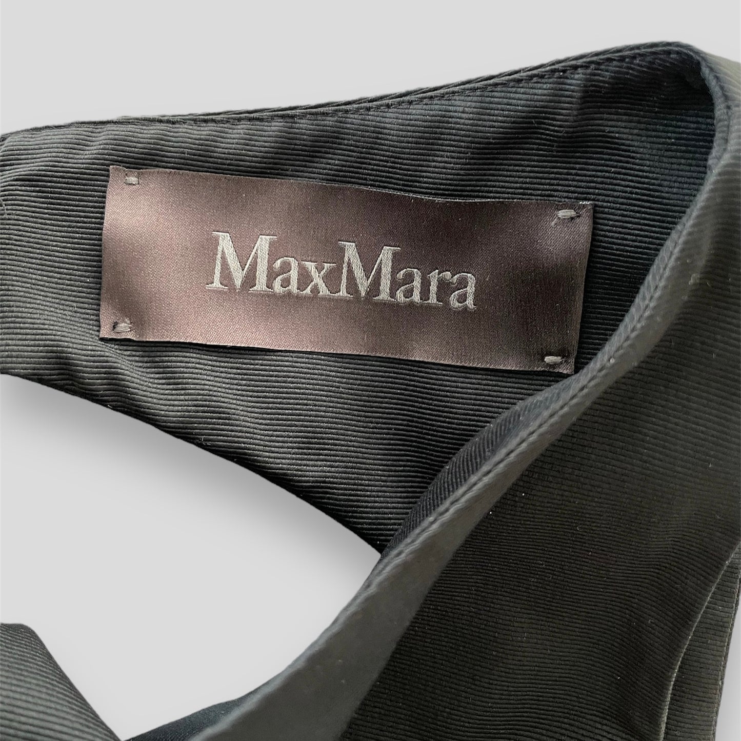 Max Mara Black Sleeveless Dress with Seams - US 6
