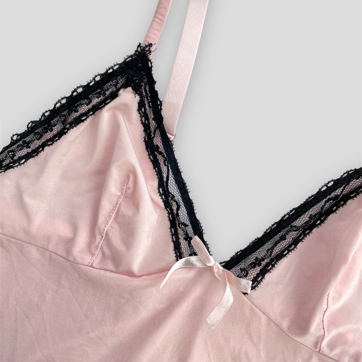 Donna L’orèn Gold Label Pink and Black Lace Trim Bow Cami Top - Medium
