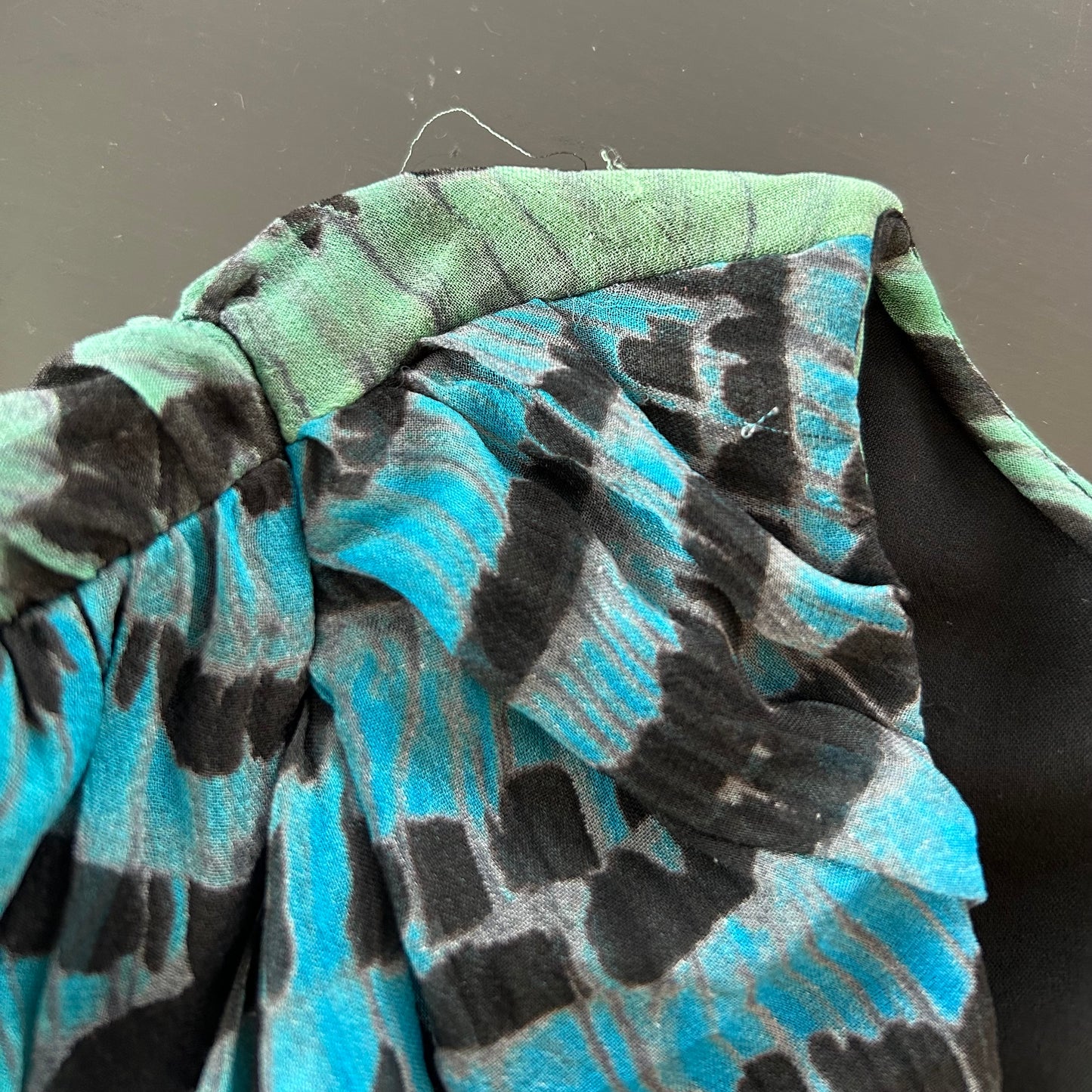 Diane Von Furstenberg Green And Blue Ruched Abstract Print Silk Dress - X-Small
