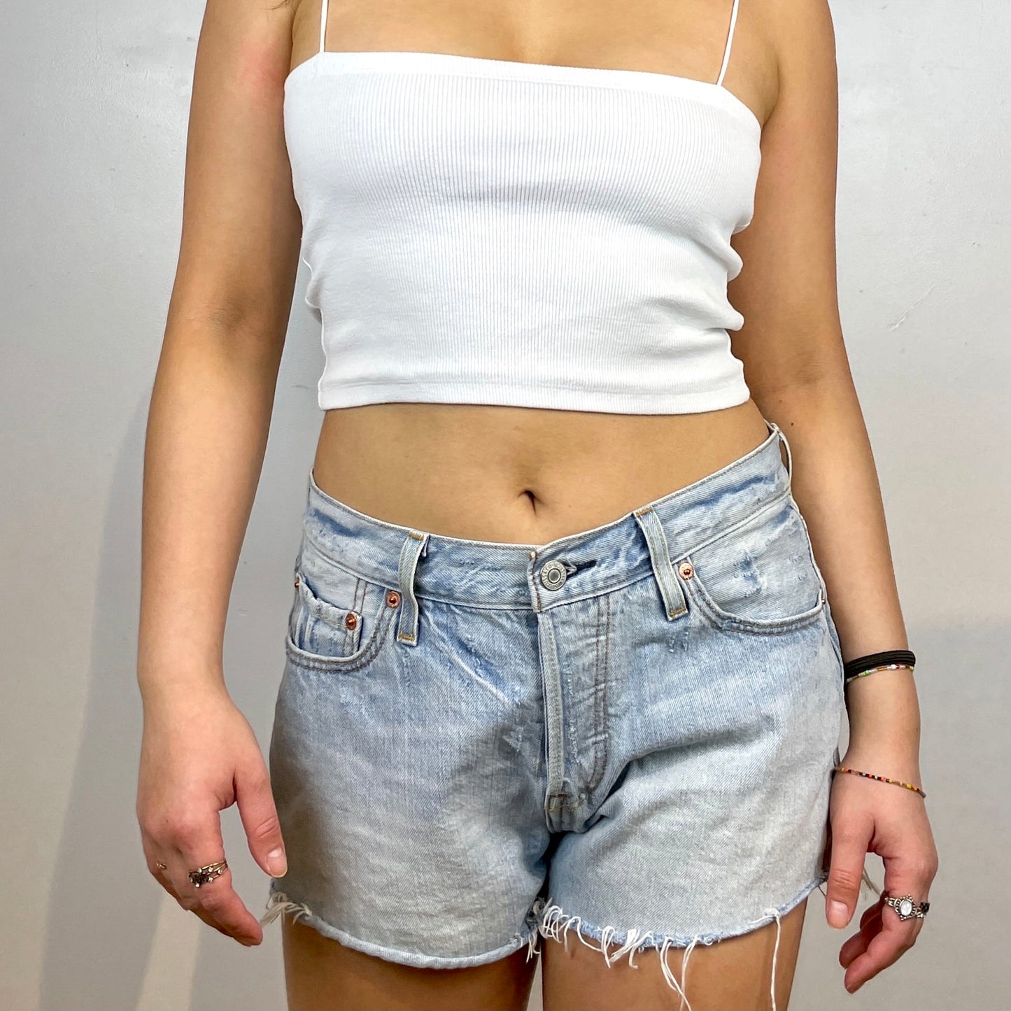 Levi's Cut Off Shorts - Zoehify