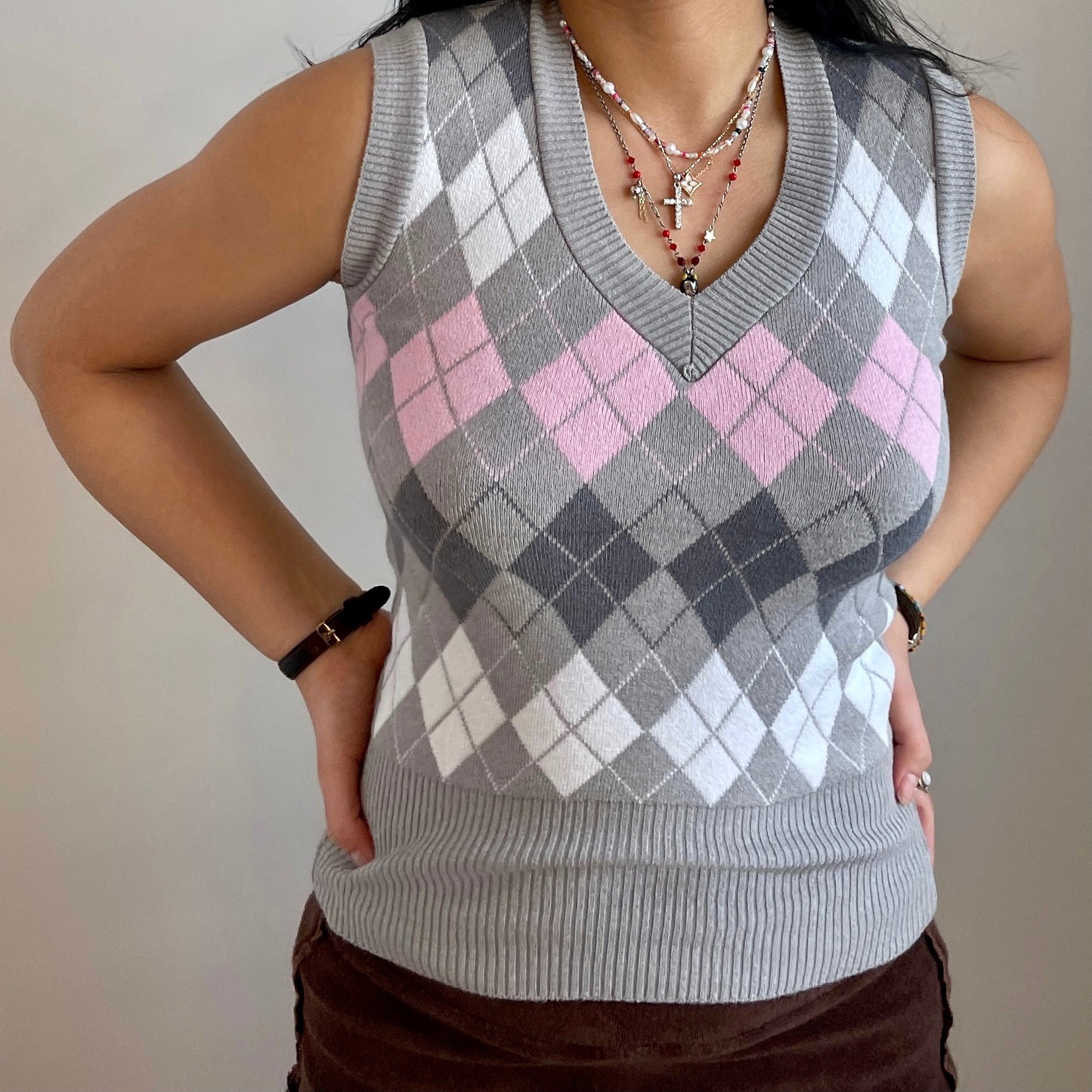 Grey and Pink Argyle Sweater Vest - Small – Zoehify