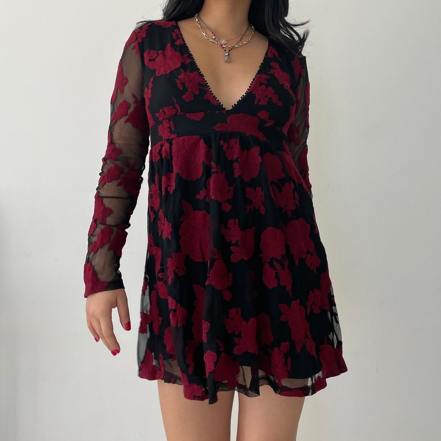 Forever 21 Black & Red Lace V-Neck Long Sleeve Baby Doll Dress