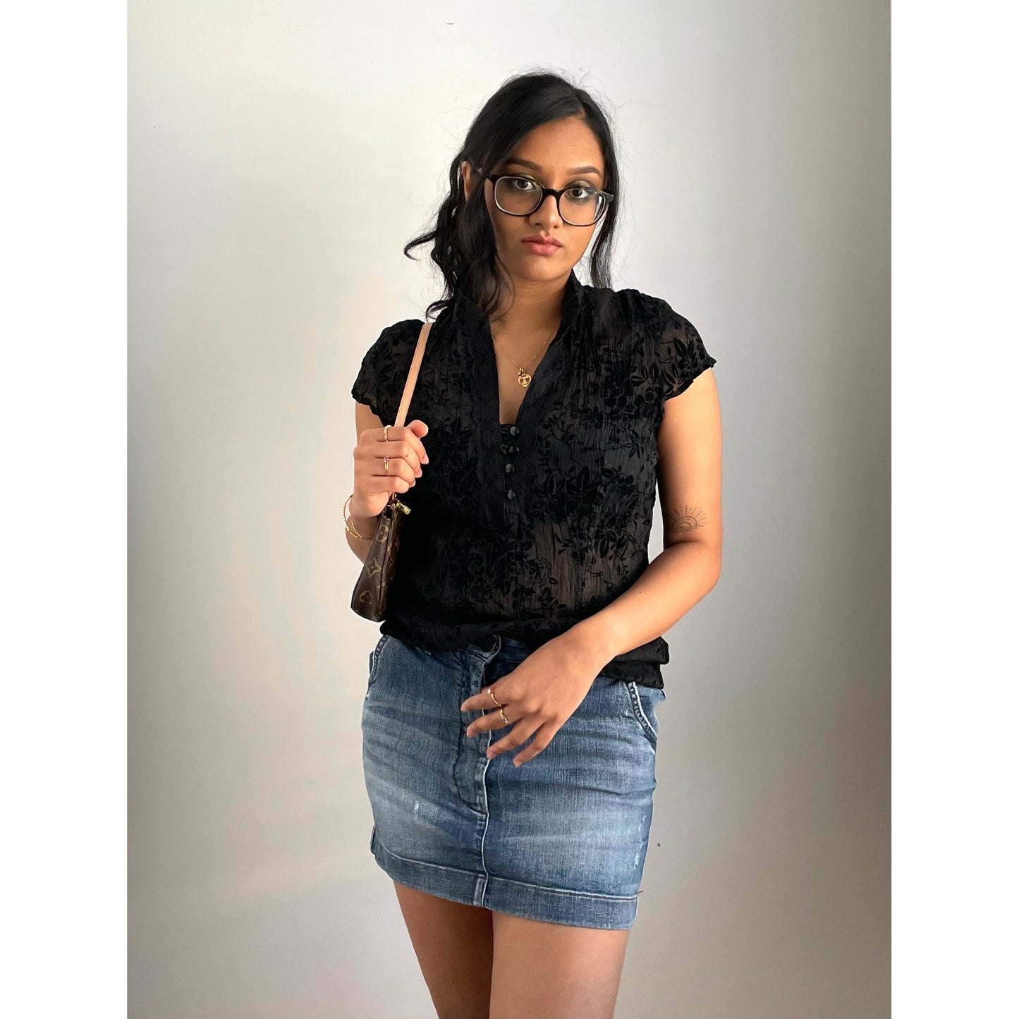 Black Short Sleeved Blouse - Zoehify