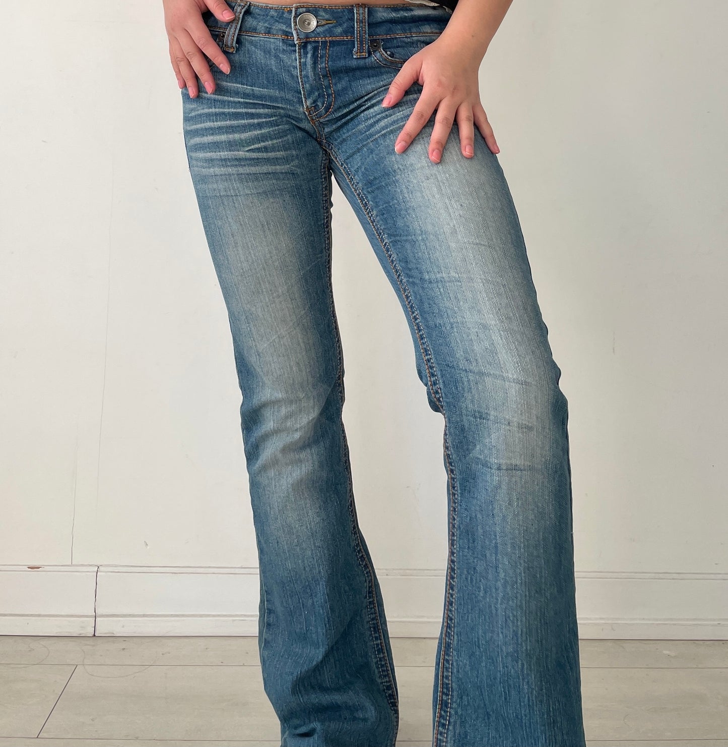 Y2K Low Rise Flare Jeans - W30