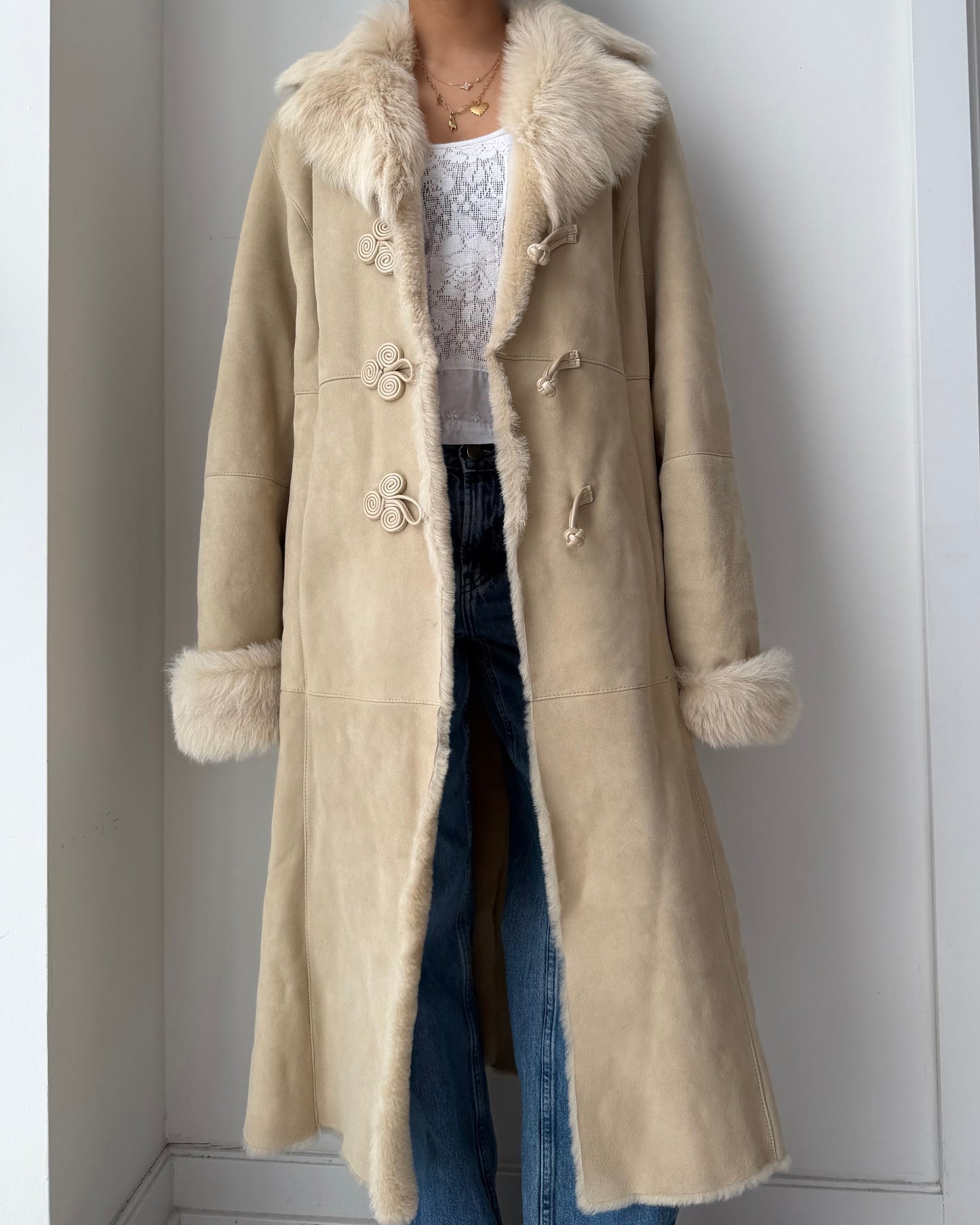 Danier Beige Genuine Sheepskin Pankou Closure Coat - Large