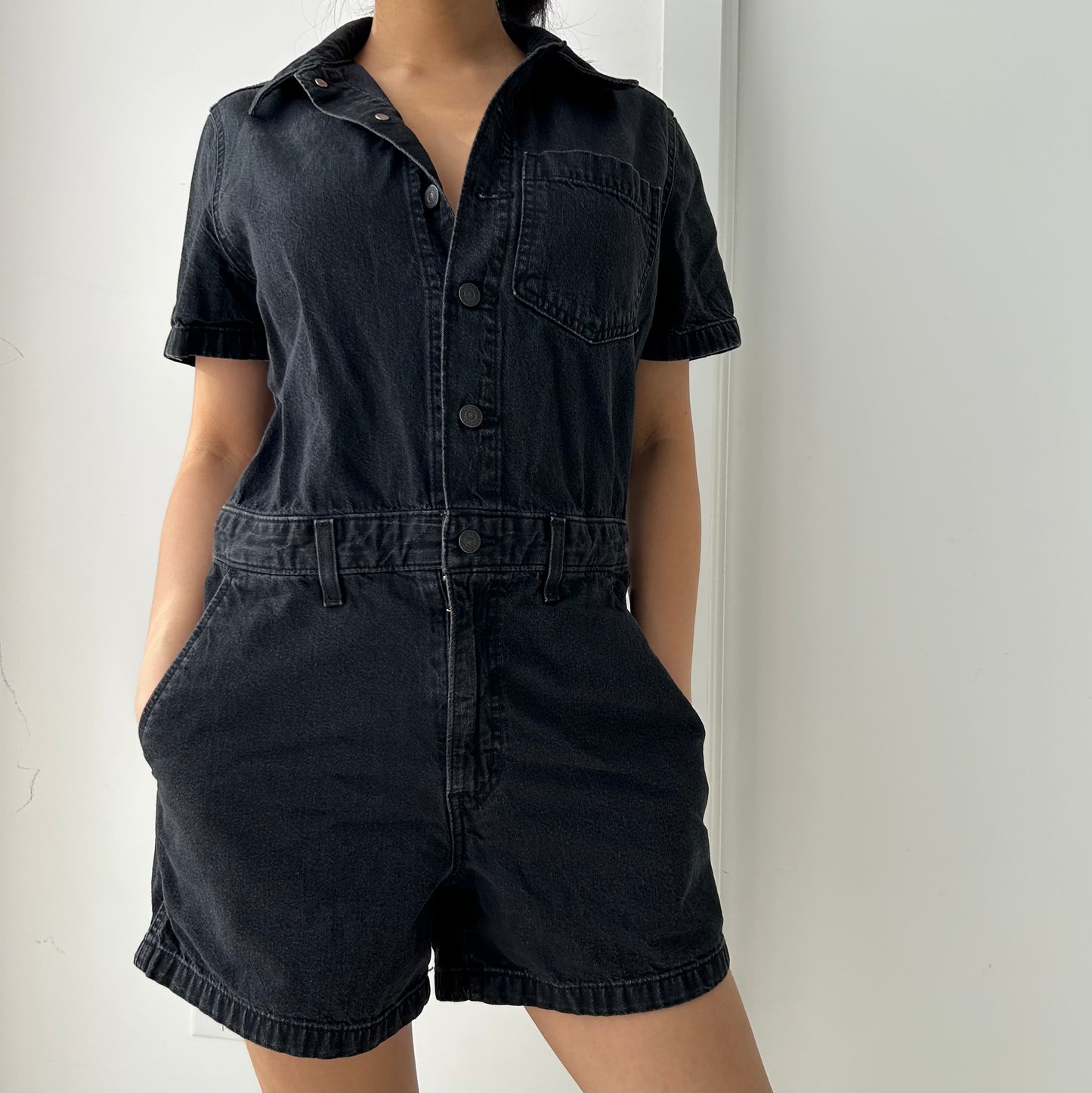 Levi’s Black Short Sleeve Romper - Medium