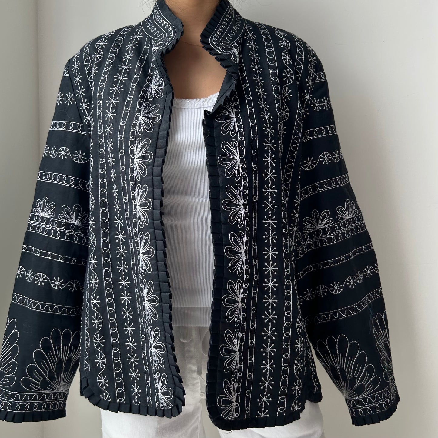 Anne Carson Black Embroidered Ruffle-Edge Jacket - 1X