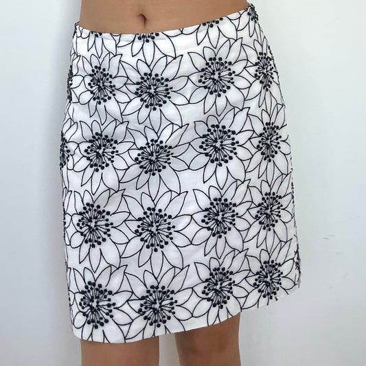 J. Crew White Floral Mini Skirt - Medium (US 4)