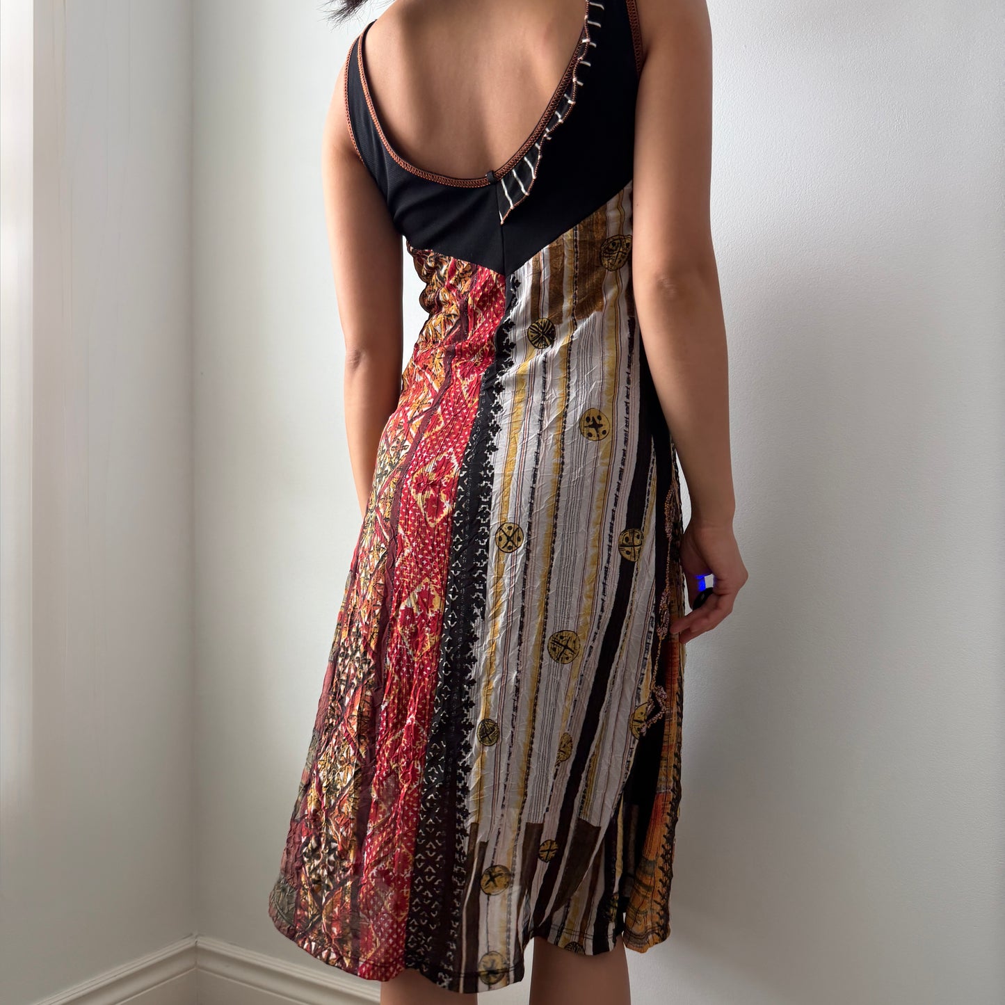 Save the Queen Printed Sleeveless Midi Dress - Medium