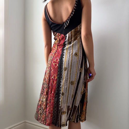 Save the Queen Printed Sleeveless Midi Dress - Medium