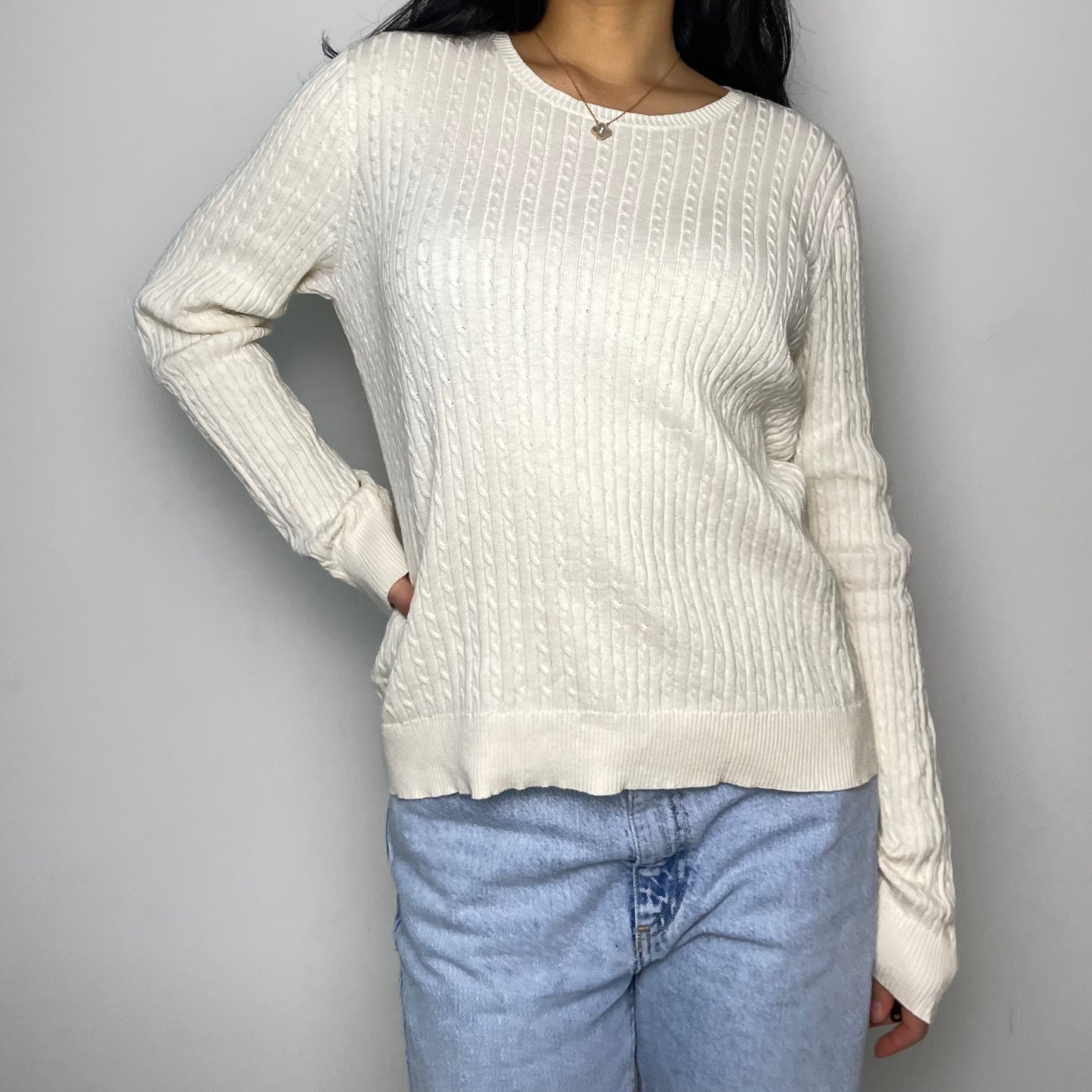 Liz Claiborne White Crewneck Cable Knit Sweater - Medium/Large