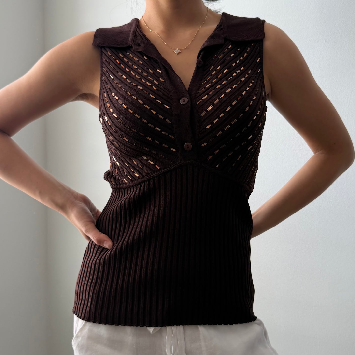 Belldini Brown Sleeveless Collared Knit Top - Medium