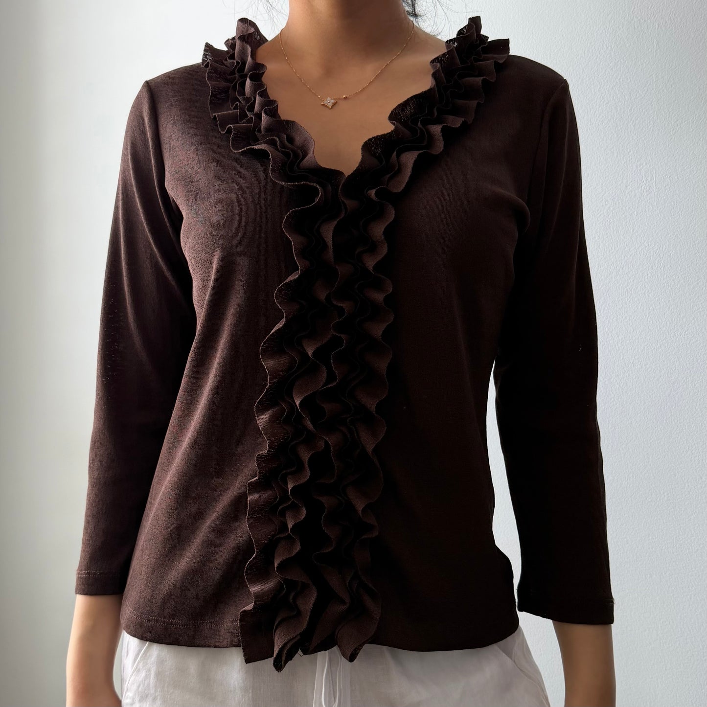 Laura Petites Brown V-Neck Ruffle Long Sleeve Blouse - Small