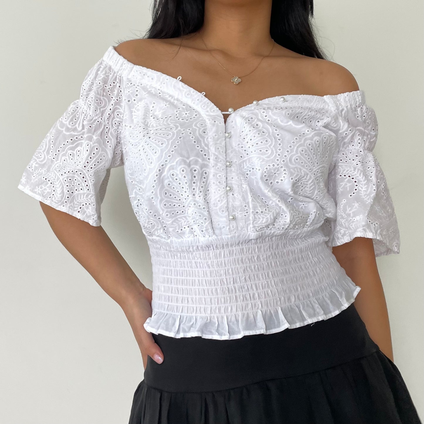 Guess White Broderie Anglaise Off Shoulder Pearl Button Shirred Milkmaid Blouse - Small