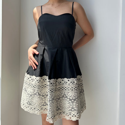 Jill Stuart Black Fit-and-Flare Mini Dress with Lace Hem - X-Small