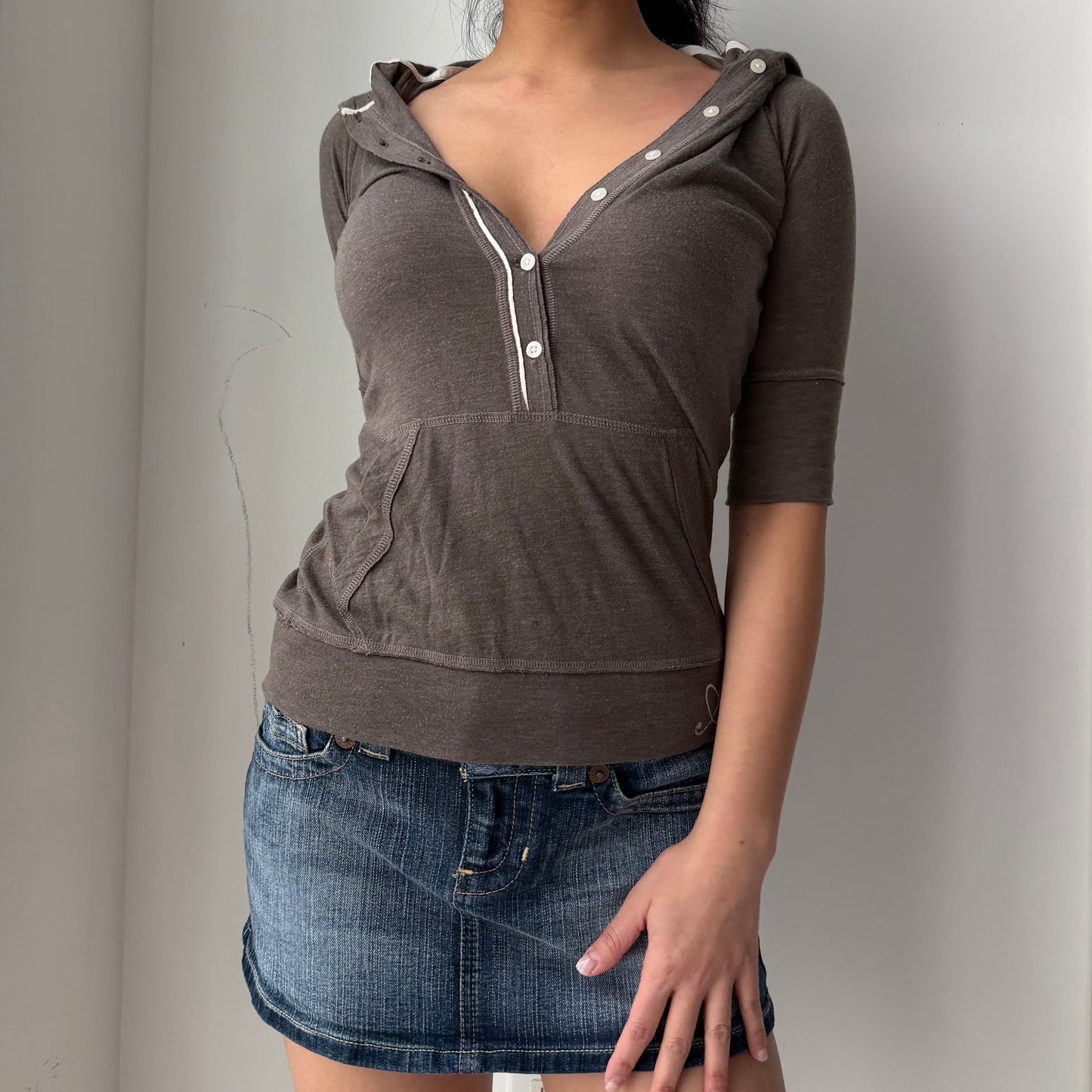 2000s Abercrombie and Fitch Taupe Hooded Henley Top - Small