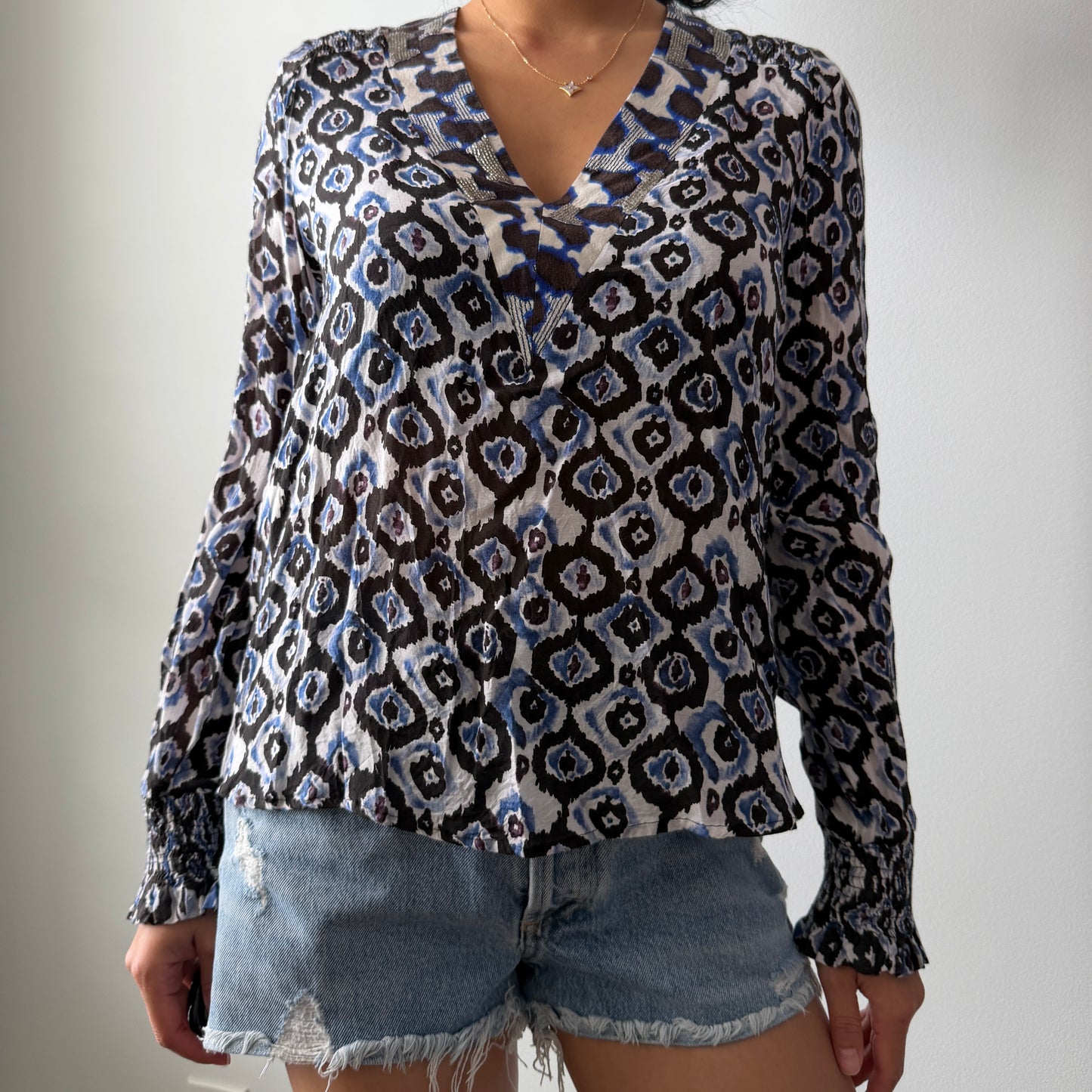 Lauren Vidal Paris Blue Patterned V-Neck Blouse - X-Small