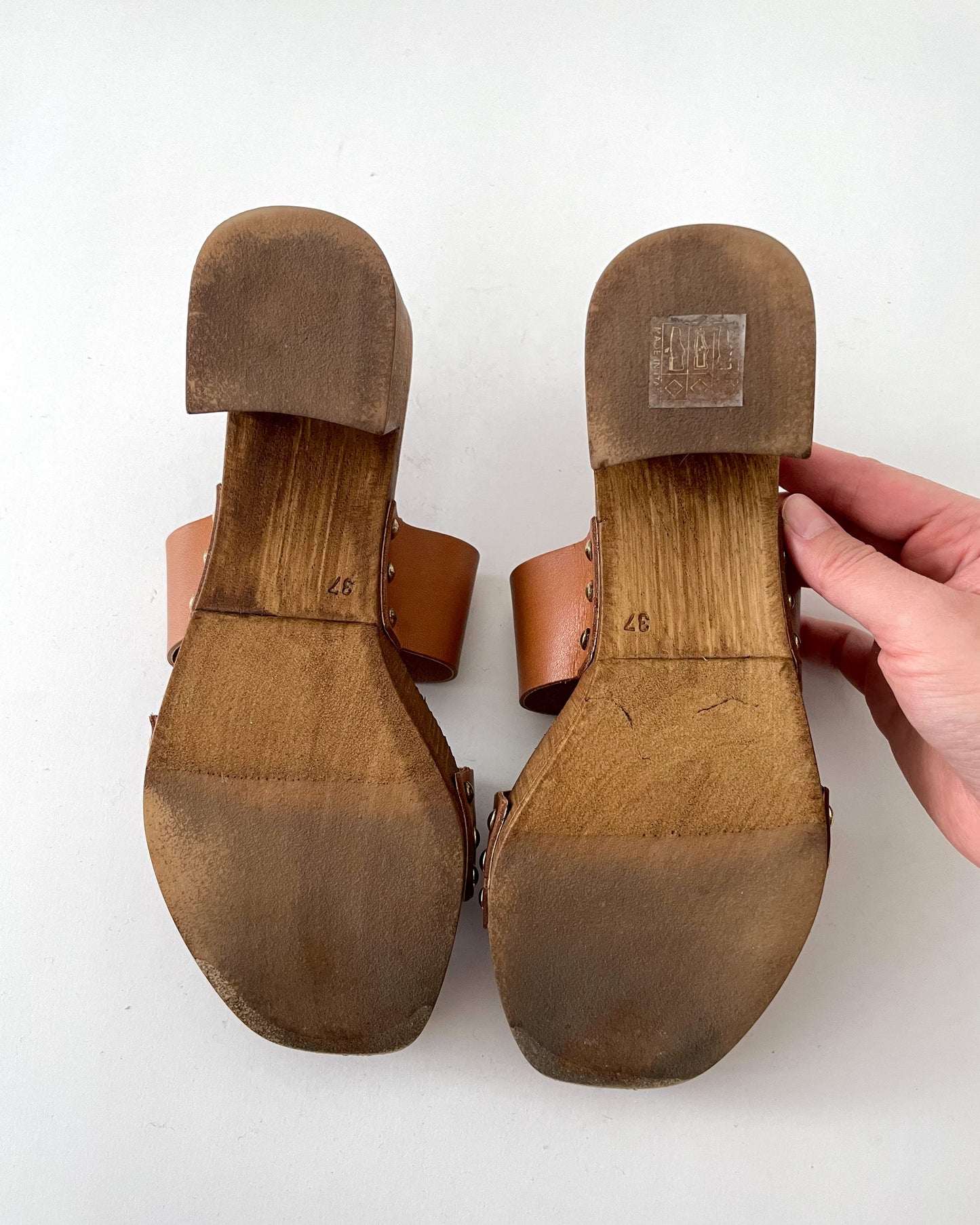 L’intervalle Tan Leather Wooden Clogs - EU 37