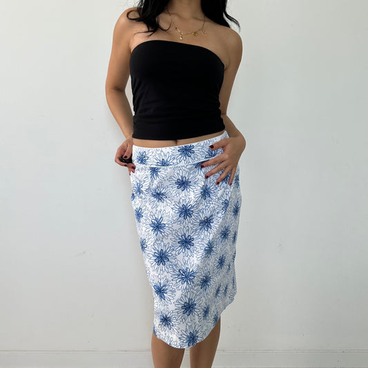 Vintage Cleo Made in Canada White and Blue Floral Skirt - Medium