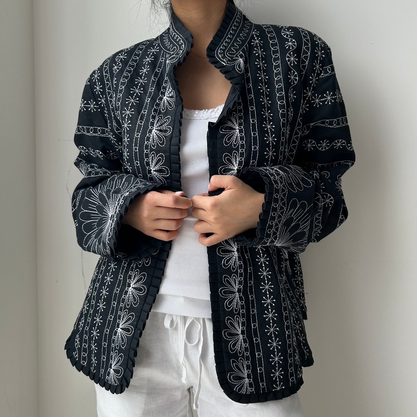 Anne Carson Black Embroidered Ruffle-Edge Jacket - 1X