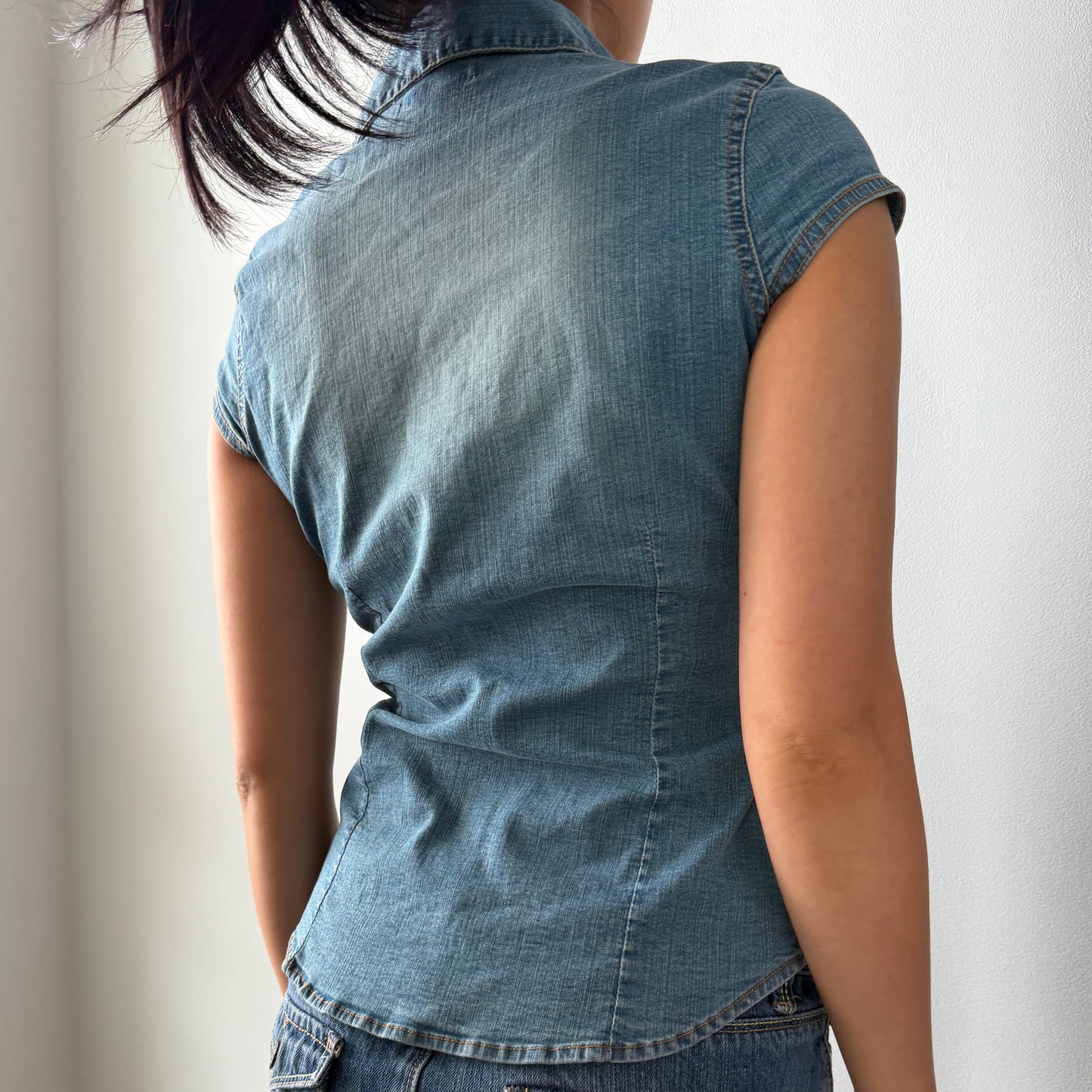 Blue Fitted Denim Button-Front Cap-Sleeve Shirt - X-Small