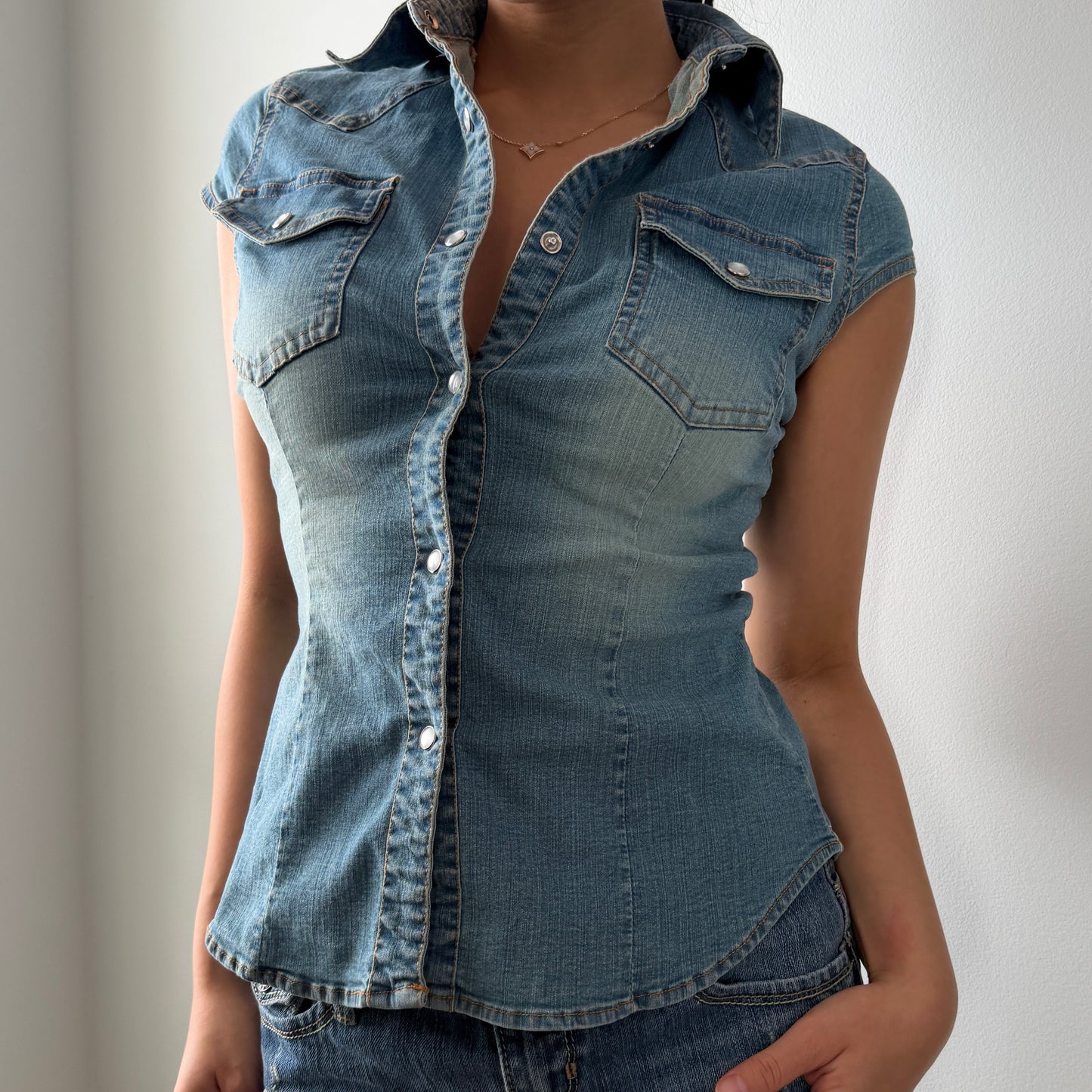 Blue Fitted Denim Button-Front Cap-Sleeve Shirt - X-Small