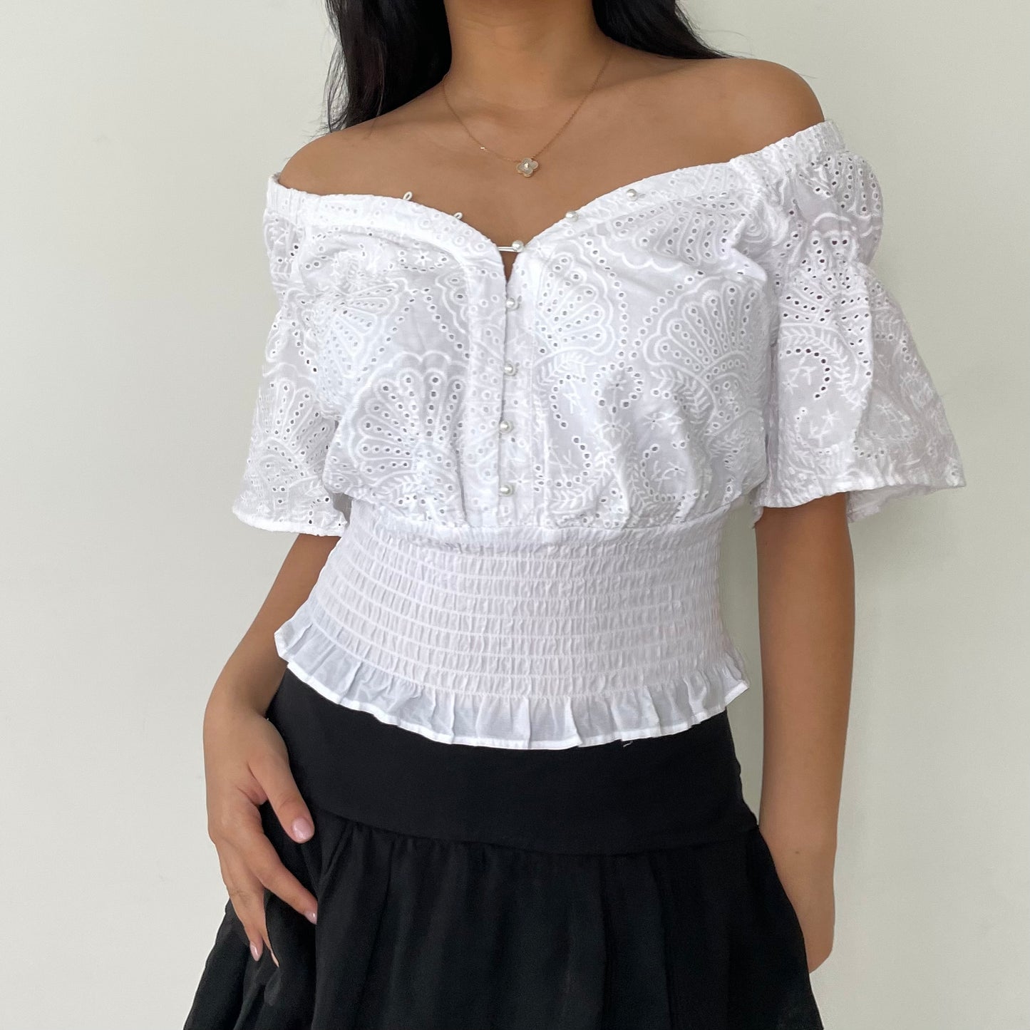 Guess White Broderie Anglaise Off Shoulder Pearl Button Shirred Milkmaid Blouse - Small