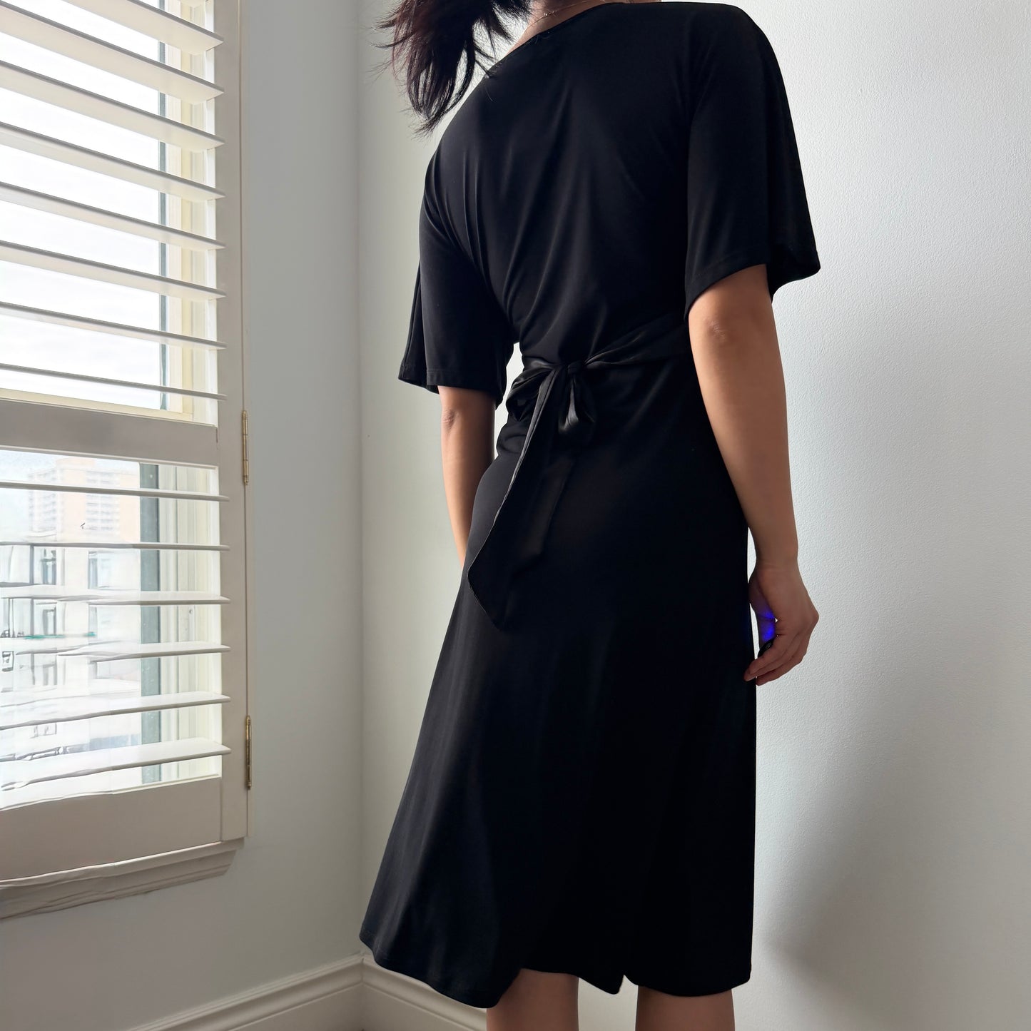 1990s Smart Set Black Short Sleeve Empire Waist Midi Dress - Small