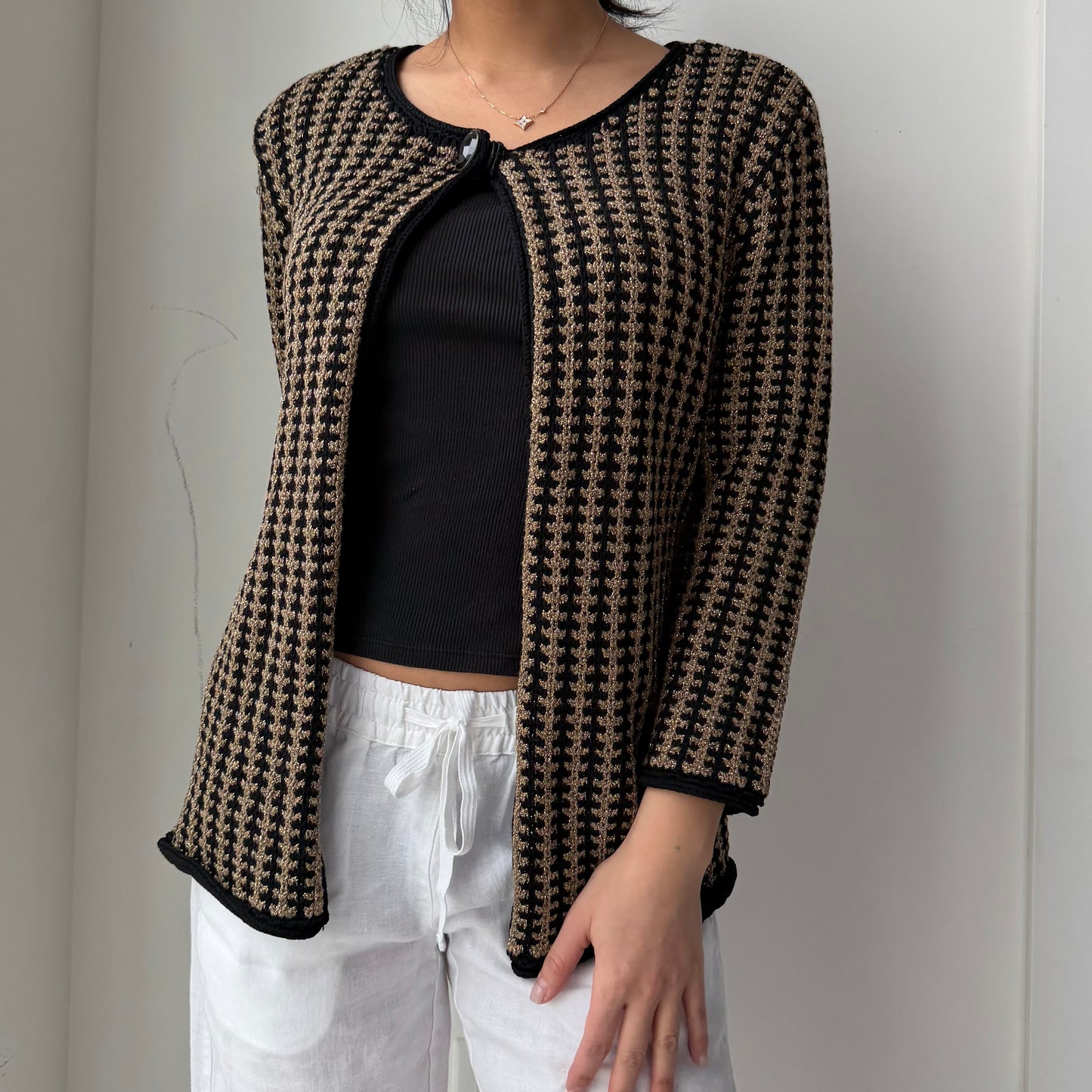 Jones New York Black and Gold Knit Cardigan - Small