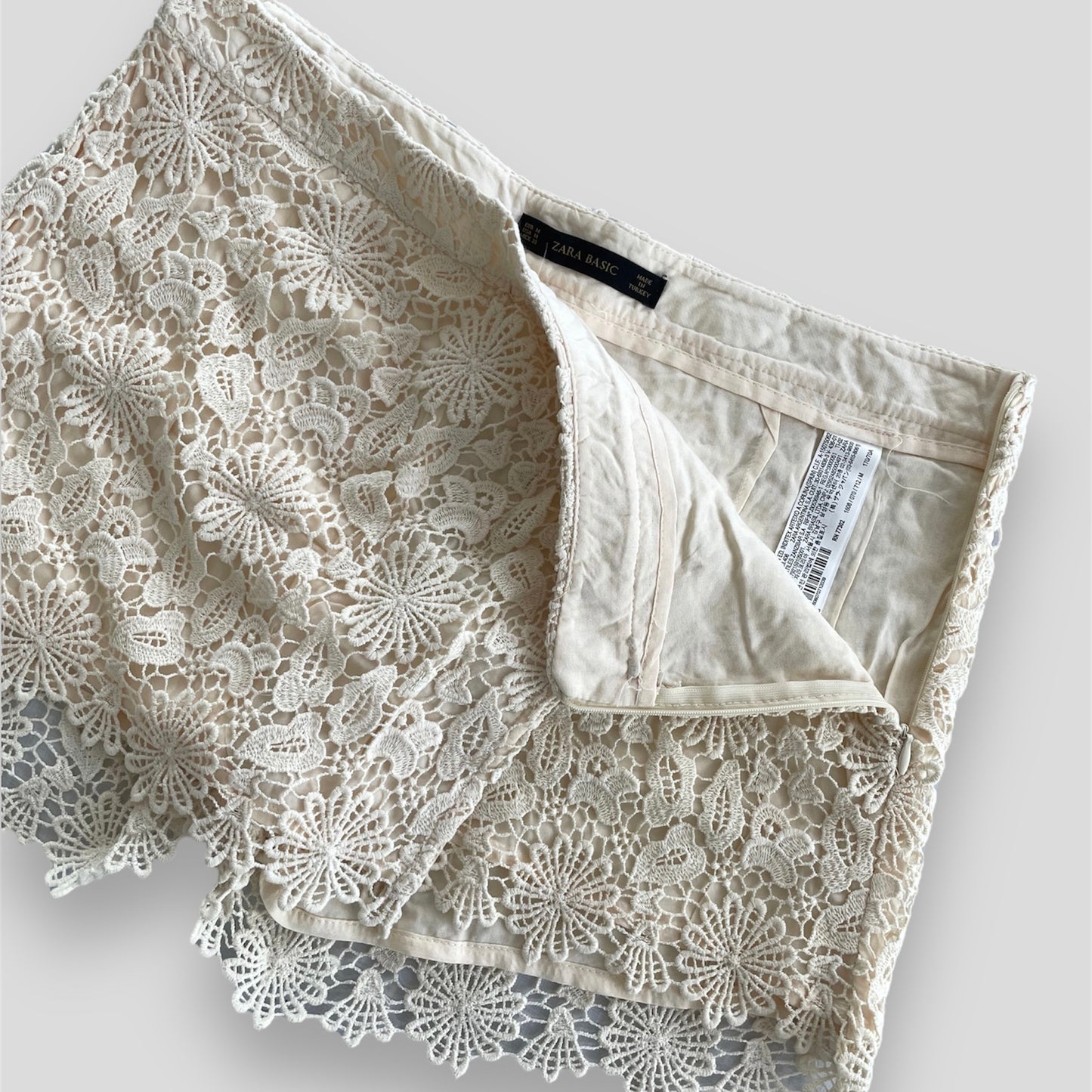 BNWT Old Label Zara Cream Lace Wrap Skort - Medium