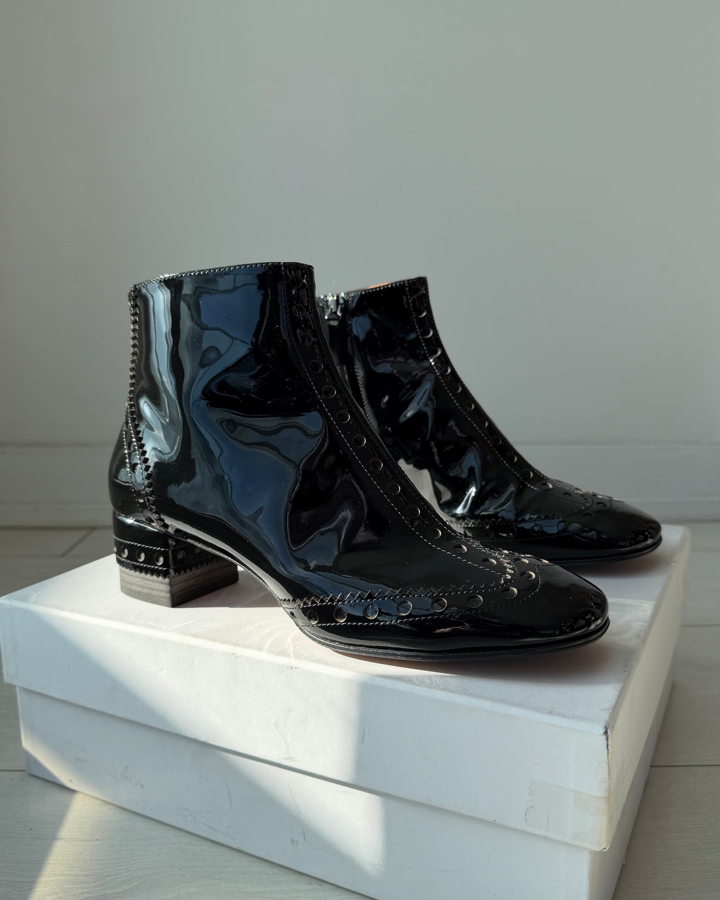 2017 Chloé Perry Black Patent Leather Ankle Boots - EU 39