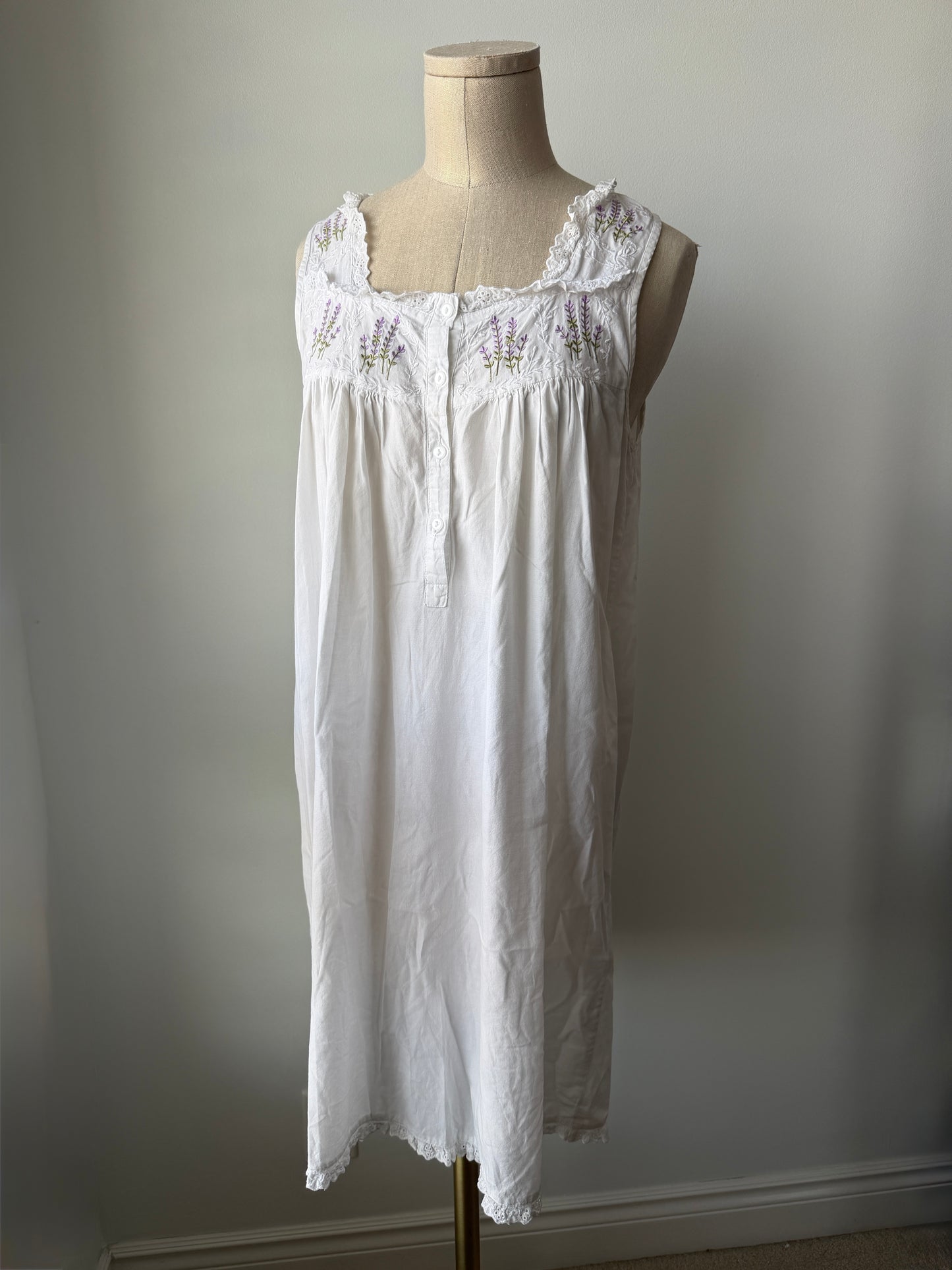 Nice’ n Comfy White Cotton Embroidered Nightgown - Small