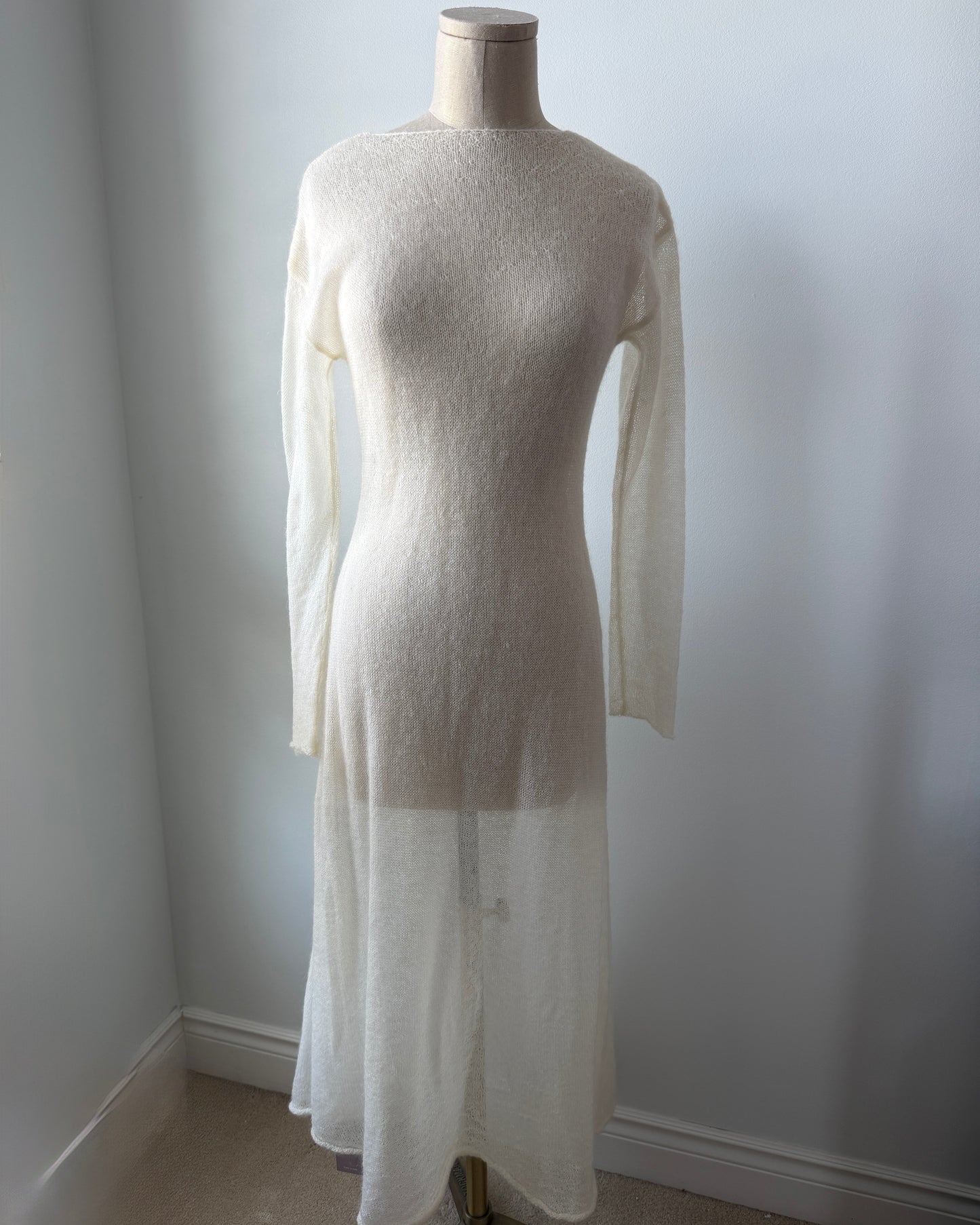 Nap Loungewear White Long Sleeve Wool and Mohair Blend Maxi Dress - Small