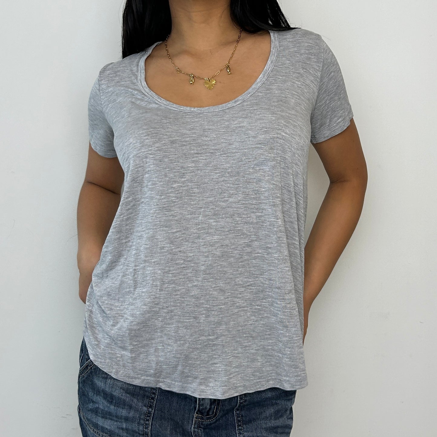 Wilfred Free by Aritzia Grey Scoop Neck Tee - X-Small